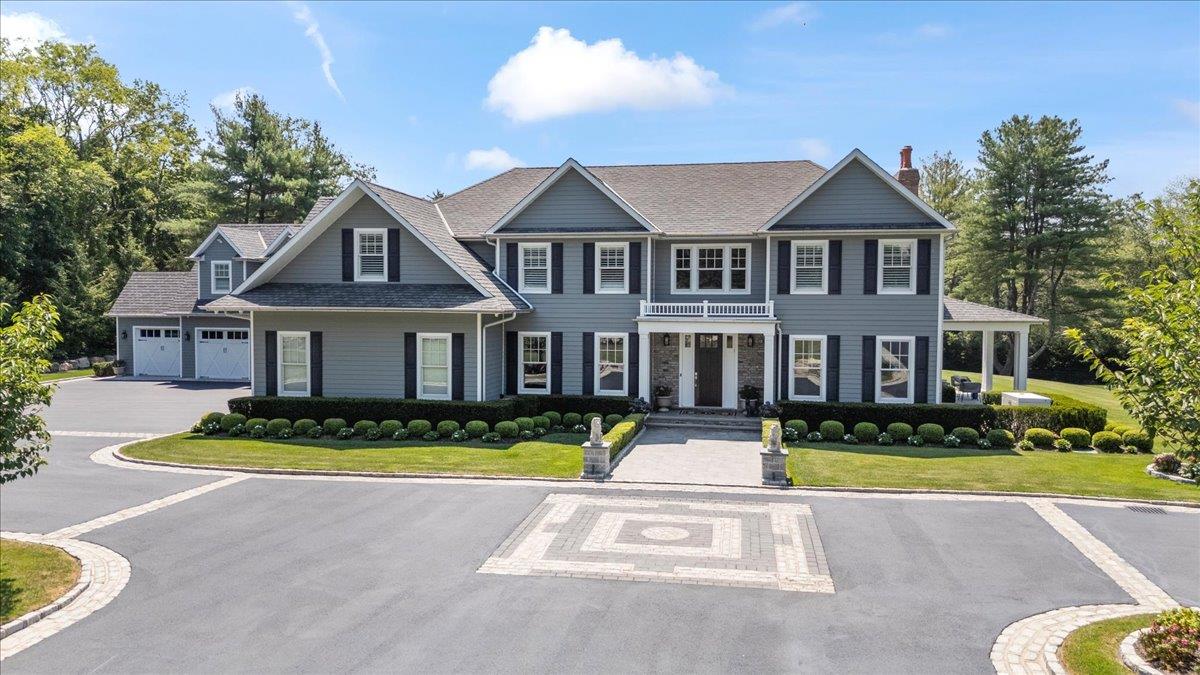 365 Split Rock Road, Syosset, NY 11791