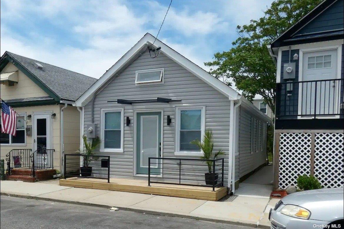 313 Beach 101 Street, Rockaway Park, NY 11694
