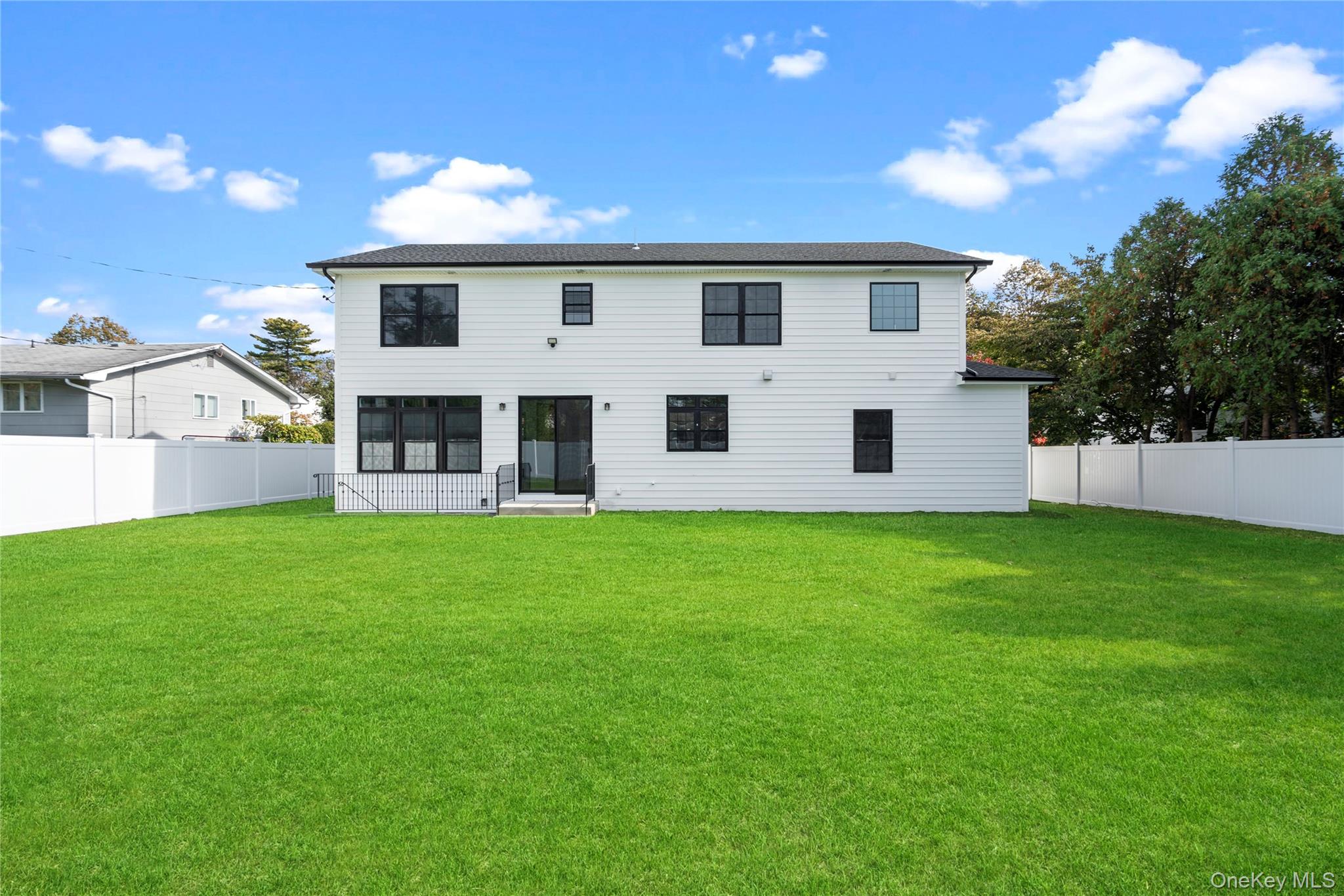 25 Westchester Avenue, Jericho, NY 11753