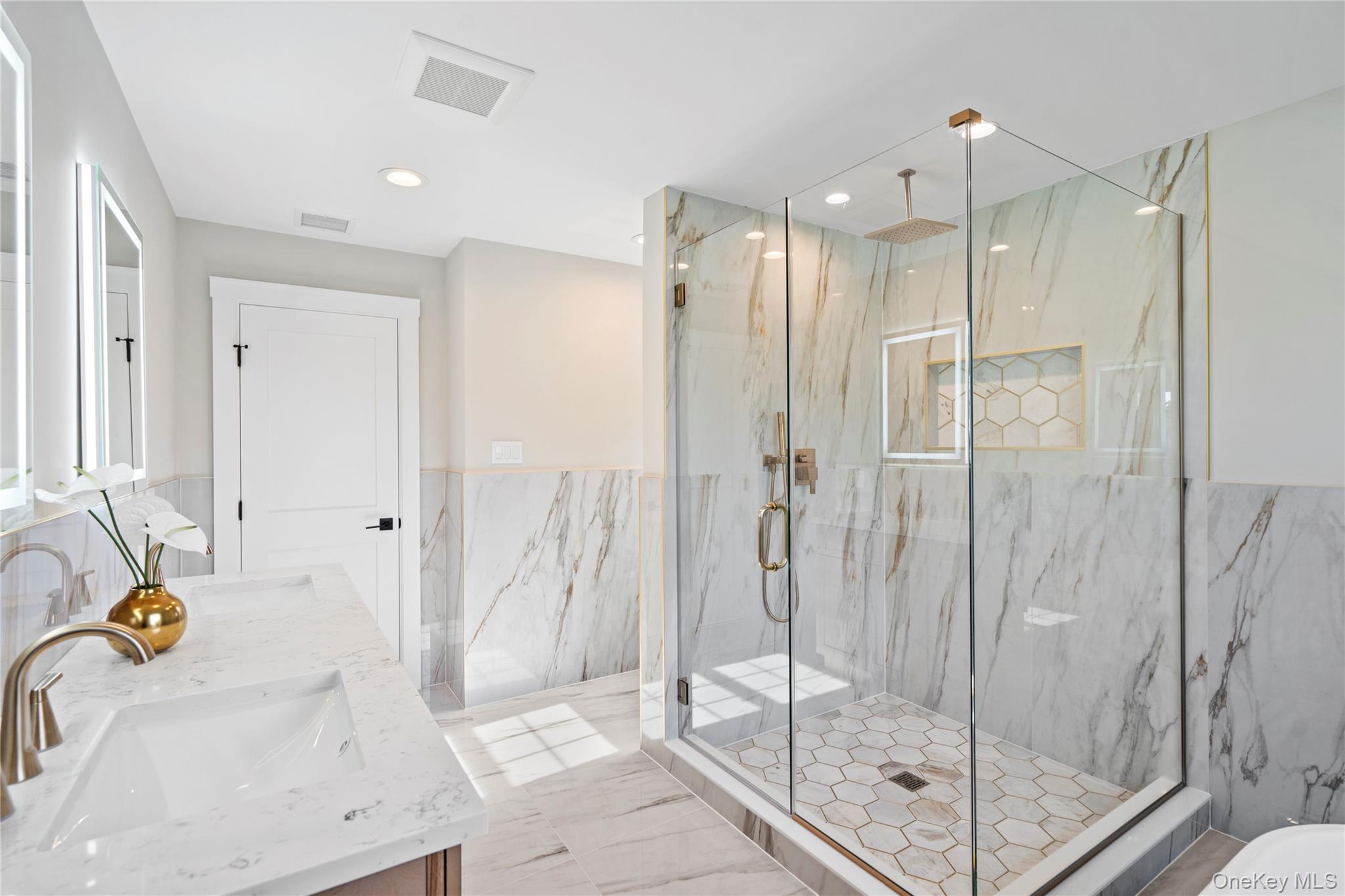 25 Westchester Avenue, Jericho, NY 11753