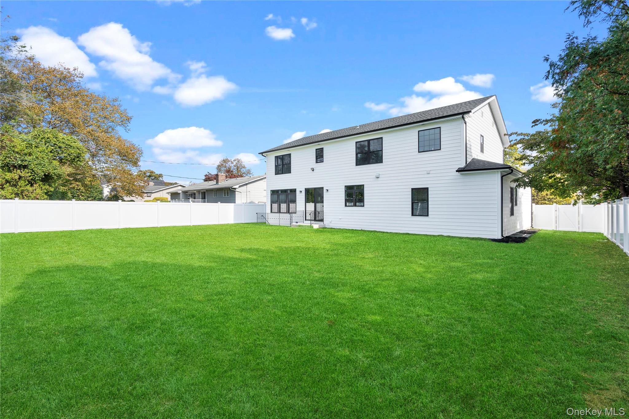 25 Westchester Avenue, Jericho, NY 11753