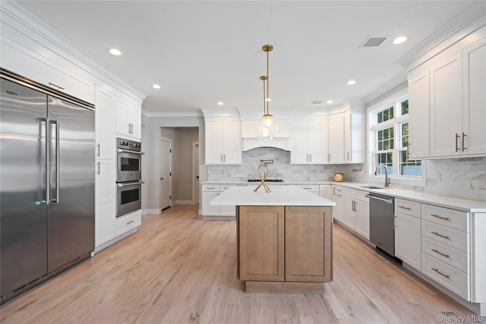 25 Westchester Avenue, Jericho, NY 11753