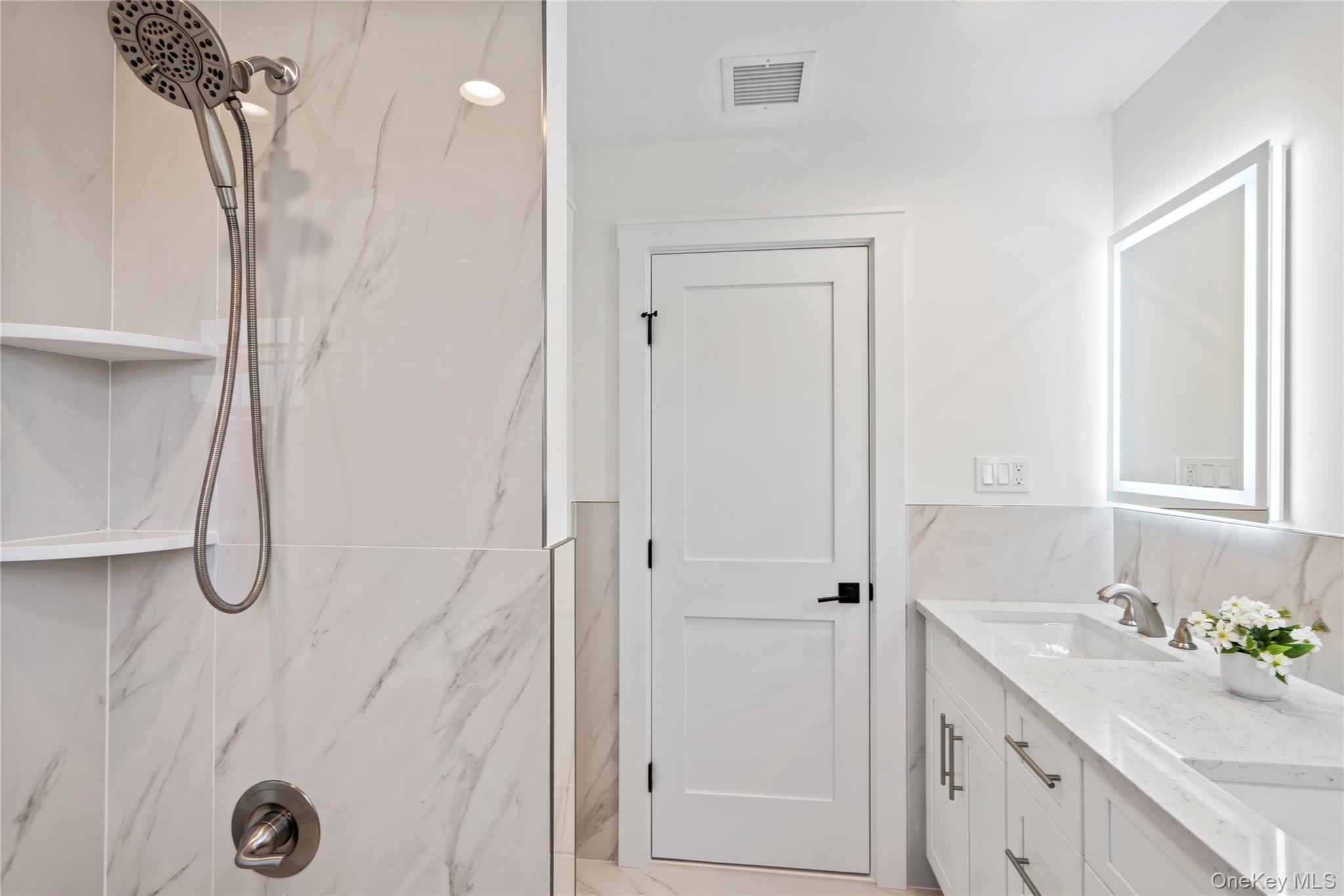 25 Westchester Avenue, Jericho, NY 11753