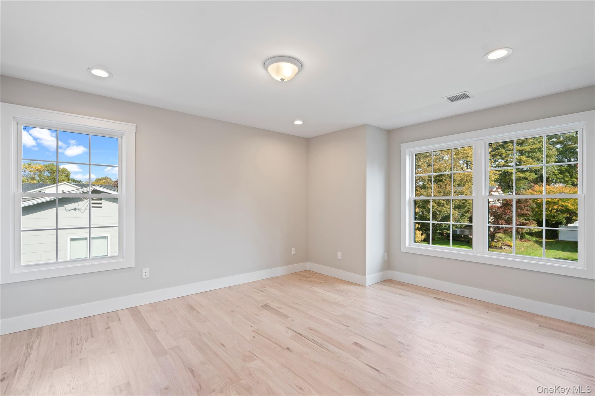 25 Westchester Avenue, Jericho, NY 11753