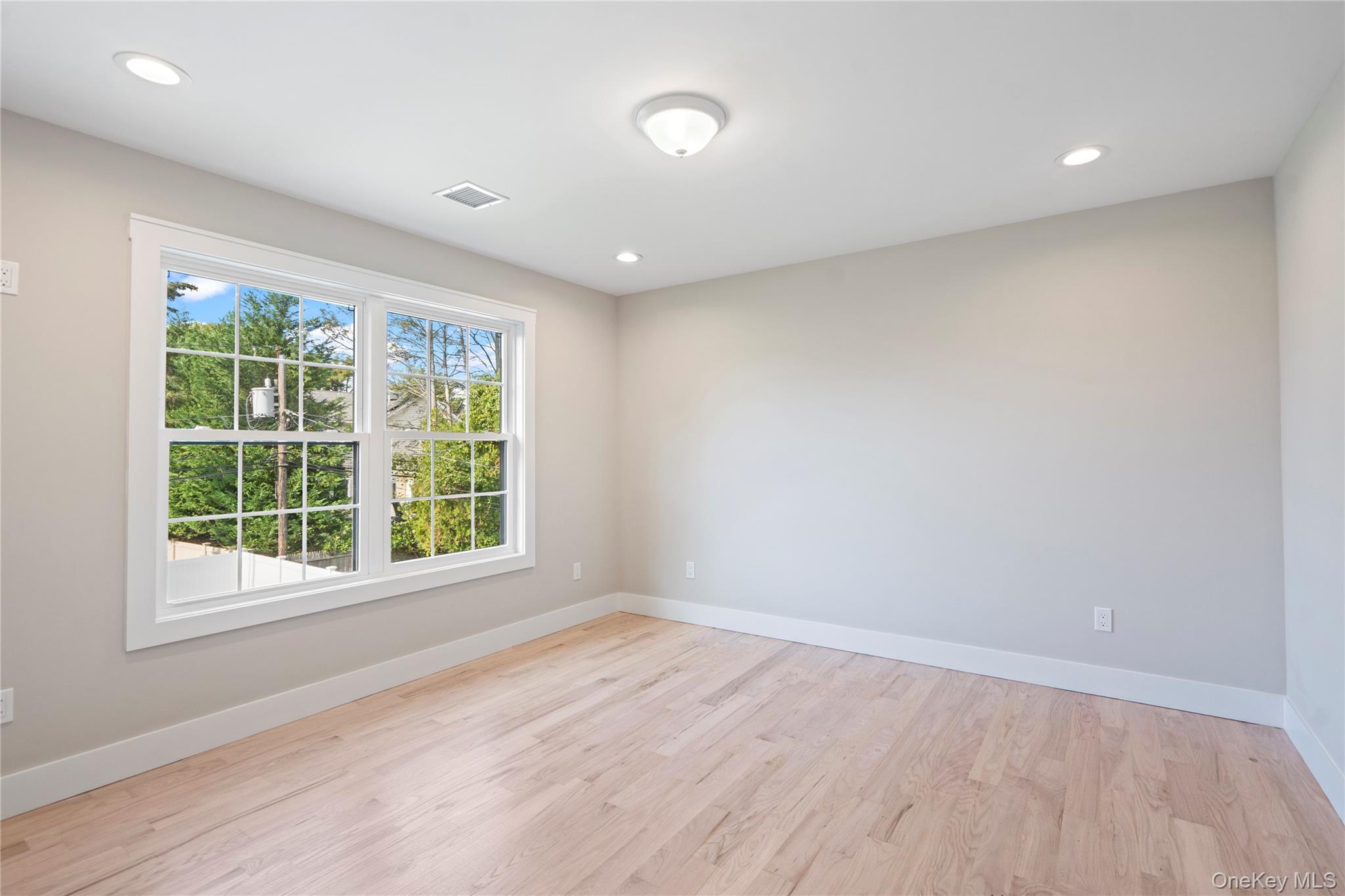 25 Westchester Avenue, Jericho, NY 11753