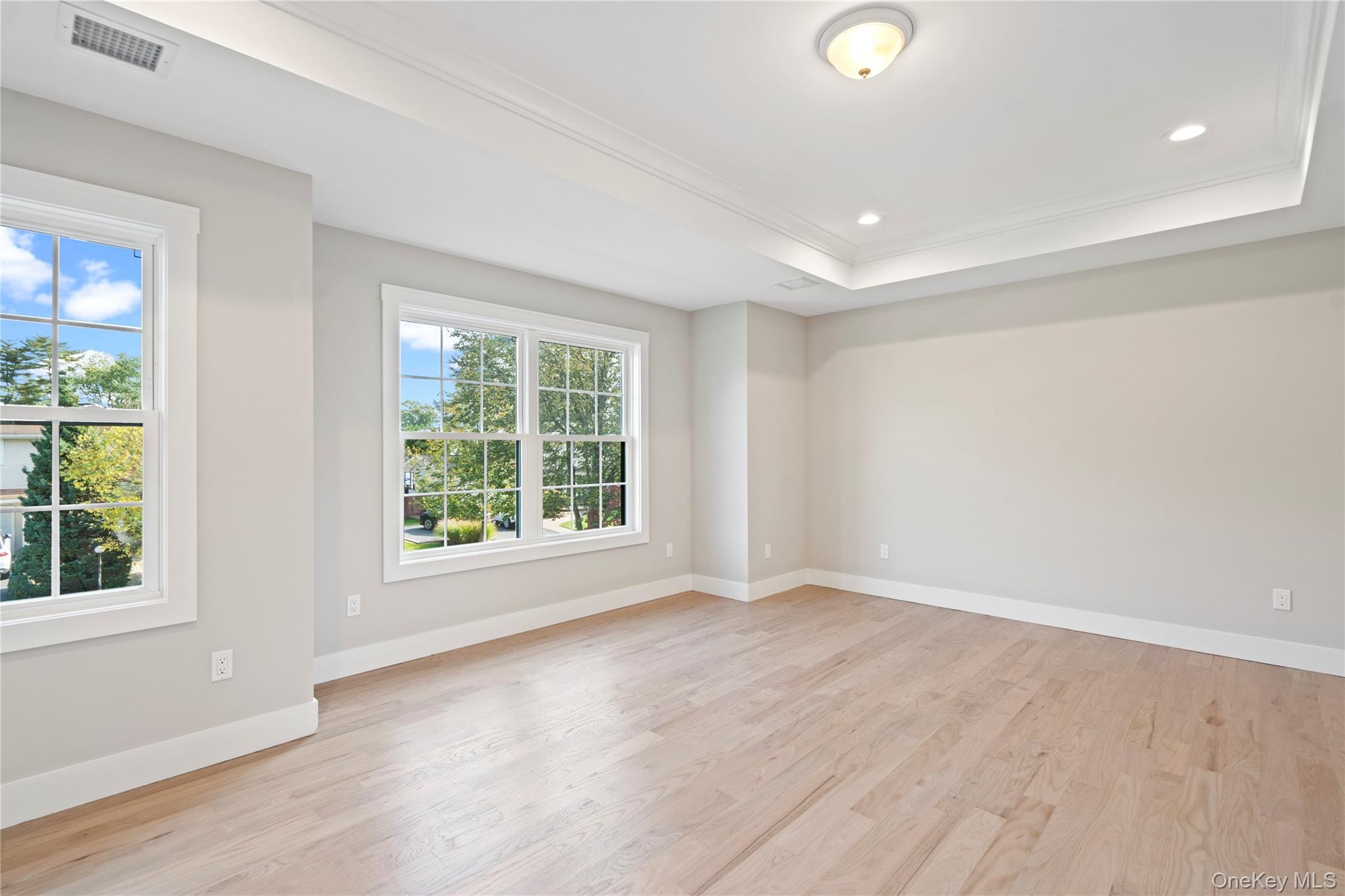 25 Westchester Avenue, Jericho, NY 11753