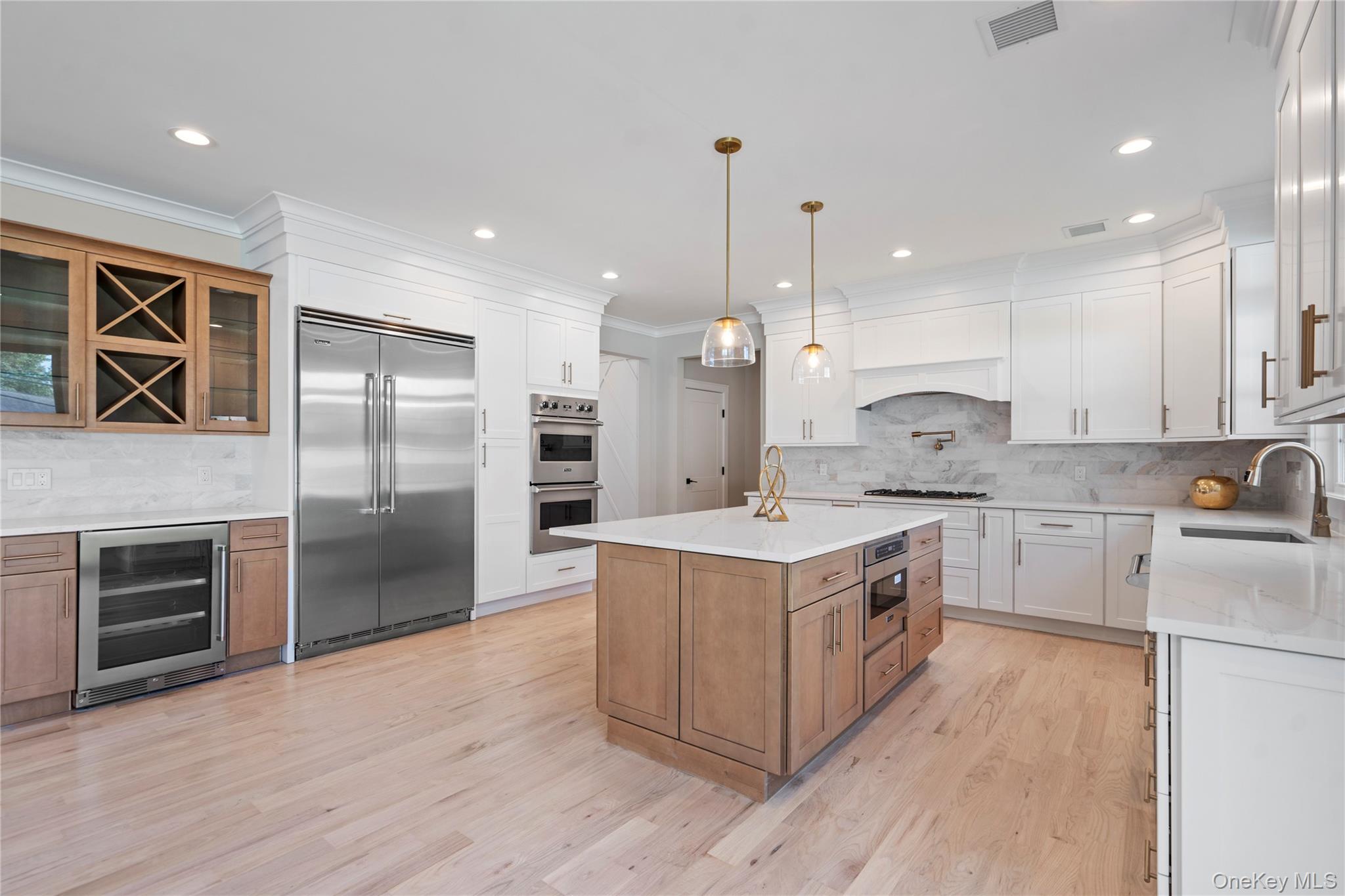 25 Westchester Avenue, Jericho, NY 11753