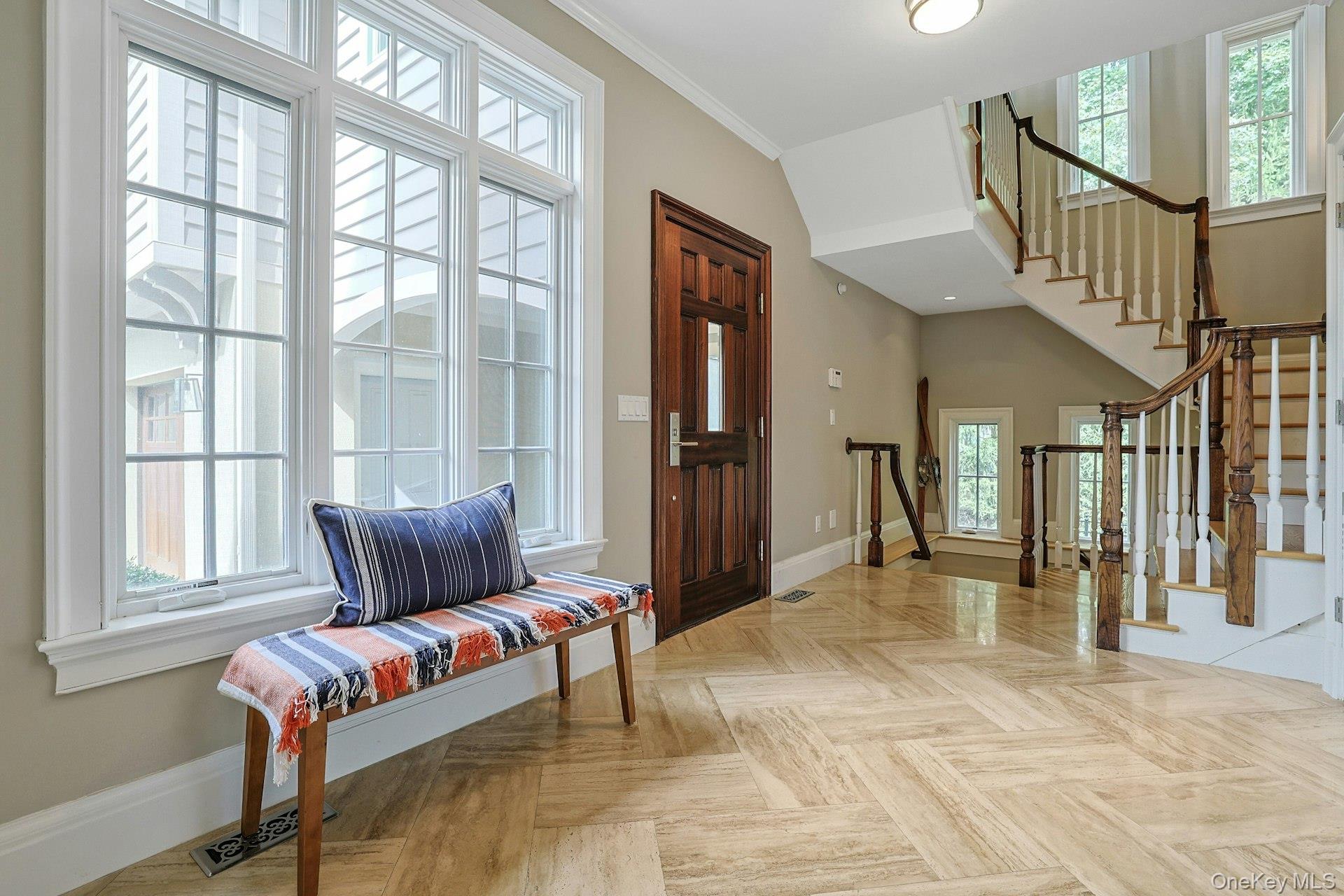 27 Dearman Close, Irvington, NY 10533