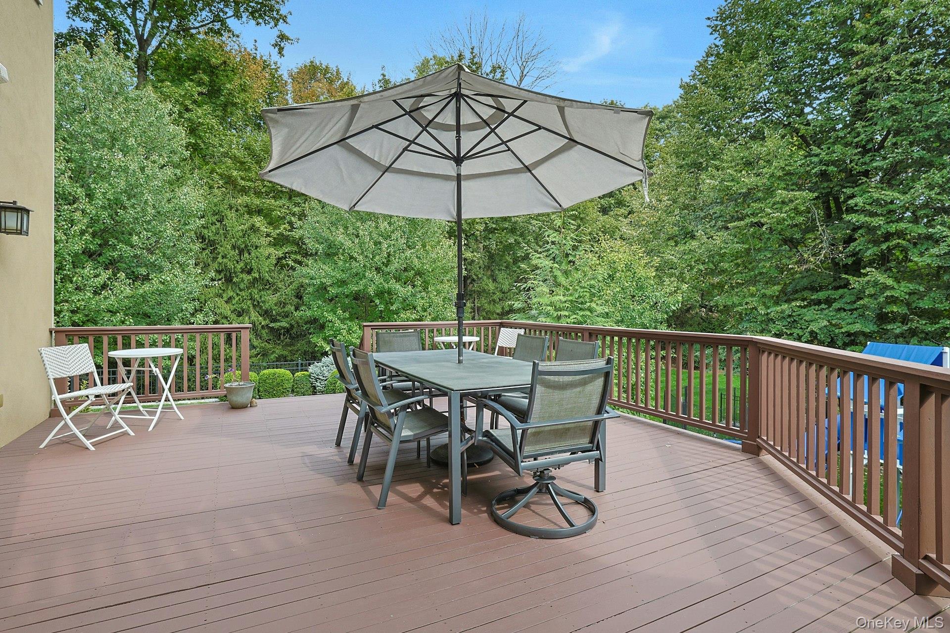 27 Dearman Close, Irvington, NY 10533