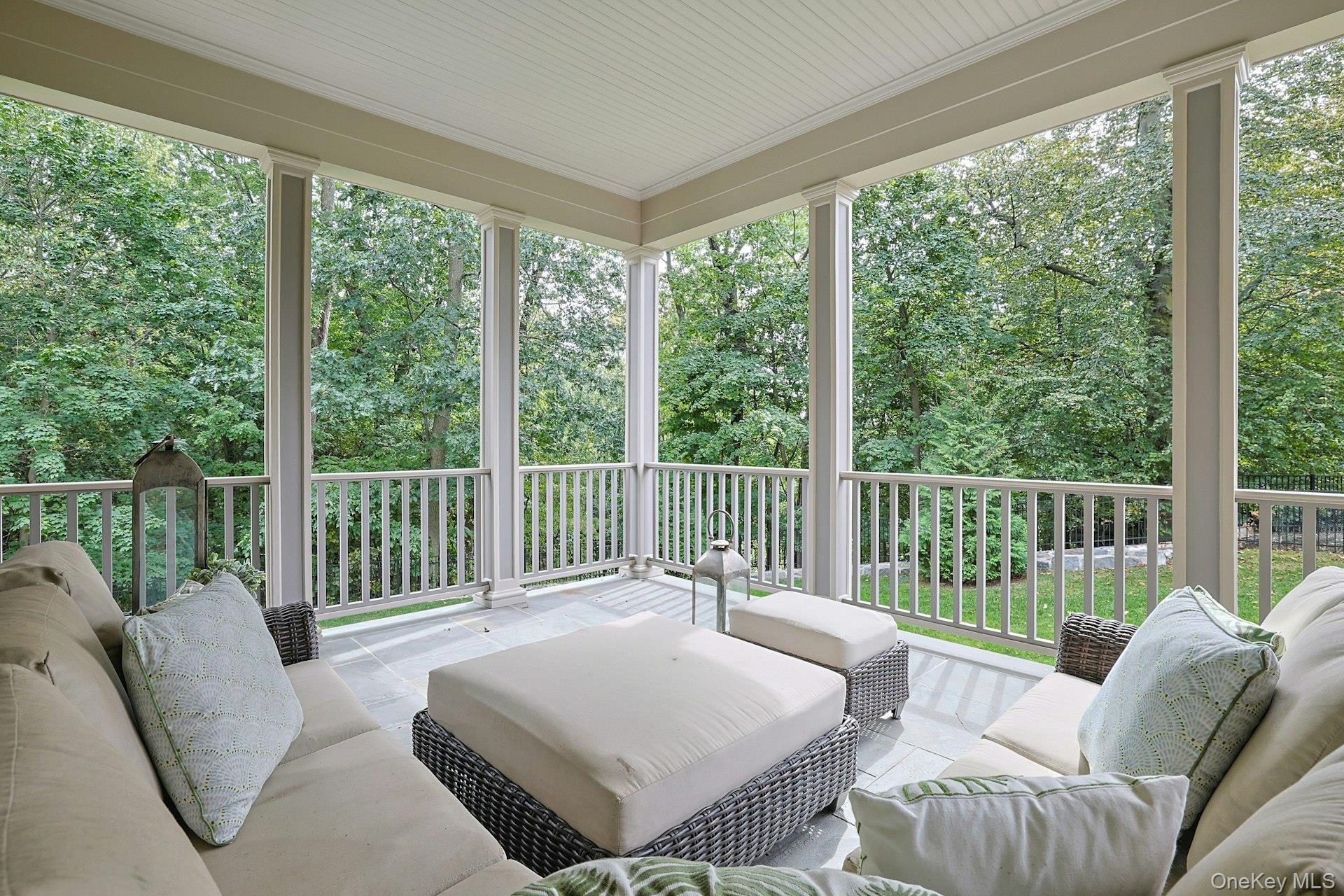 27 Dearman Close, Irvington, NY 10533