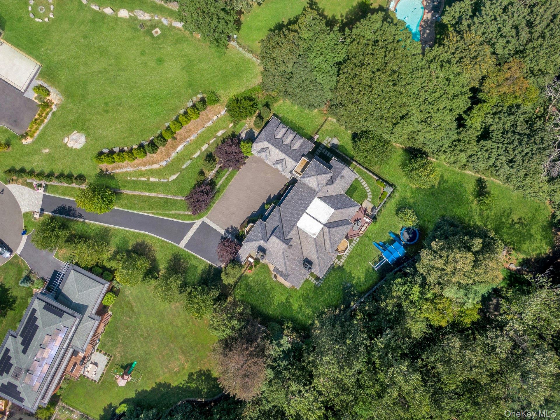 27 Dearman Close, Irvington, NY 10533