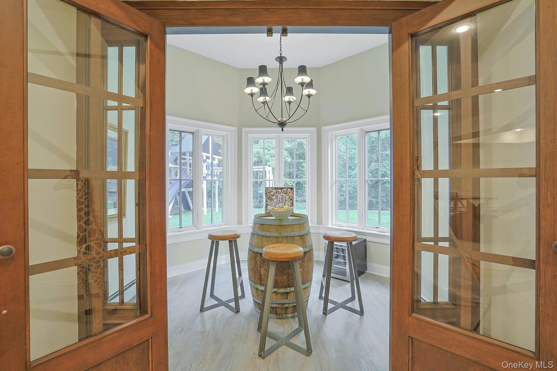 27 Dearman Close, Irvington, NY 10533