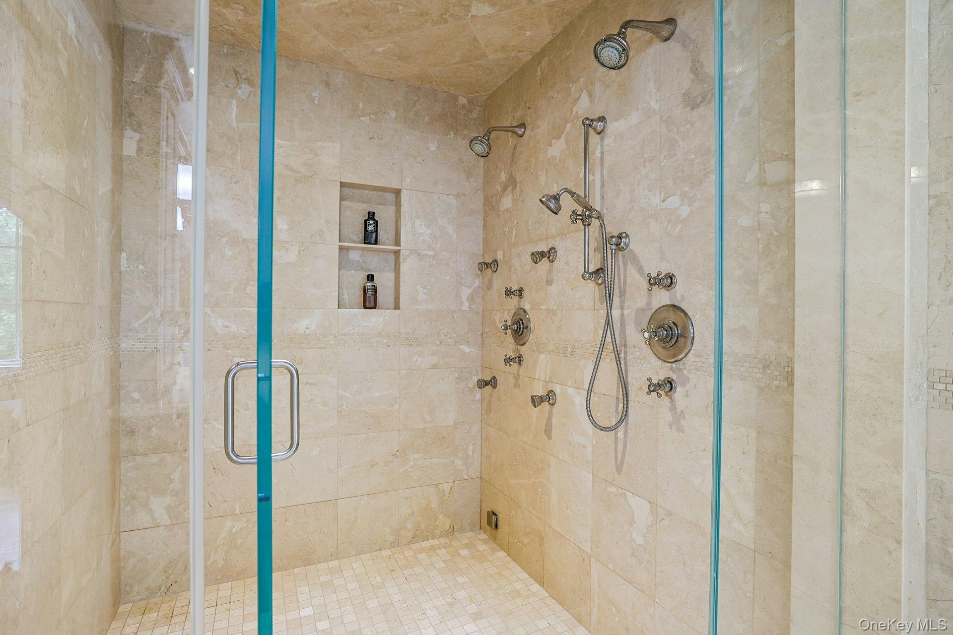 27 Dearman Close, Irvington, NY 10533