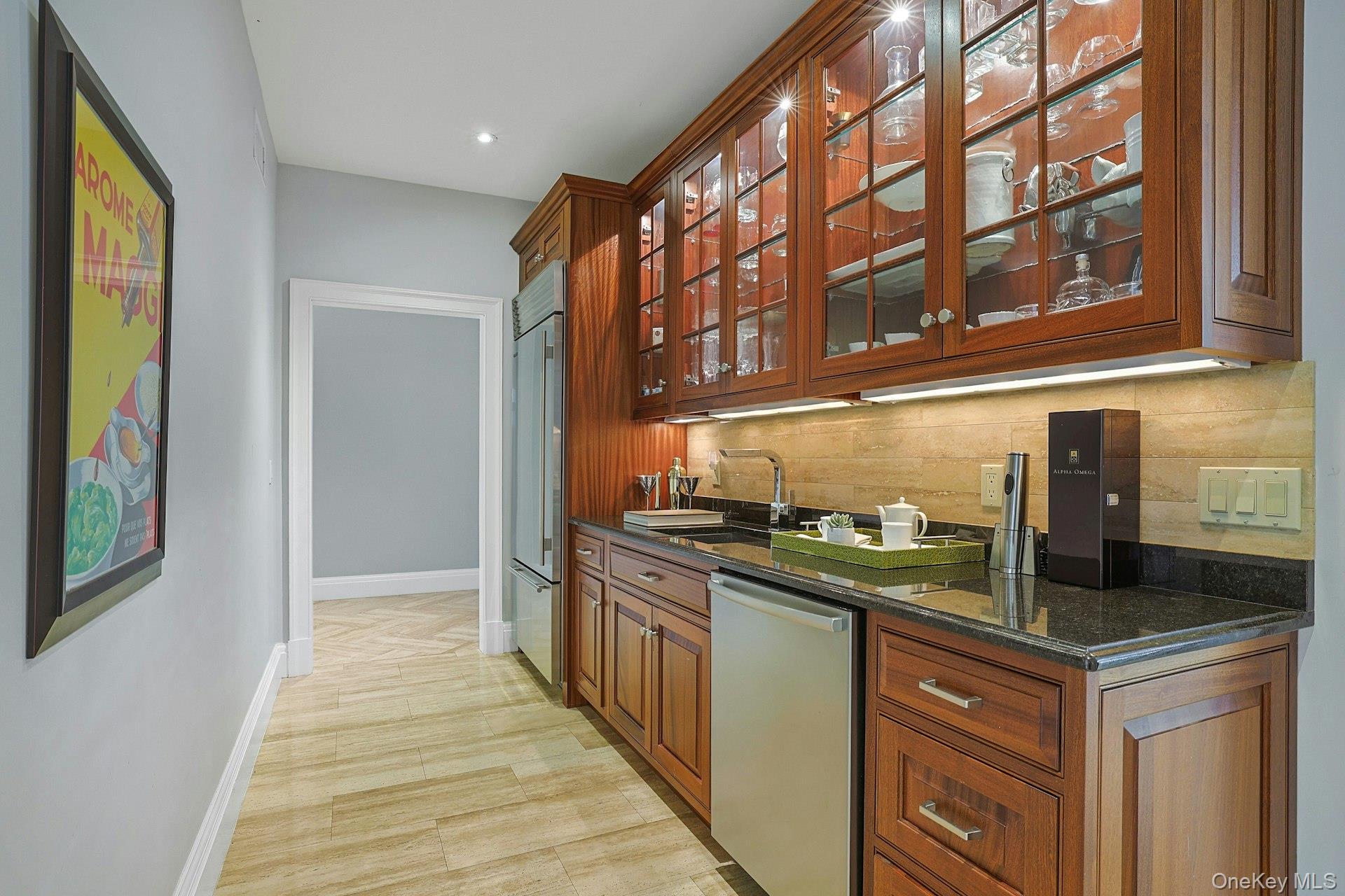 27 Dearman Close, Irvington, NY 10533