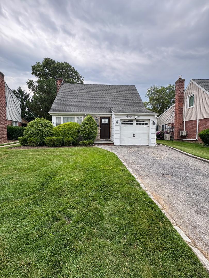 86 Devonshire Drive, North New Hyde Park, NY 11040