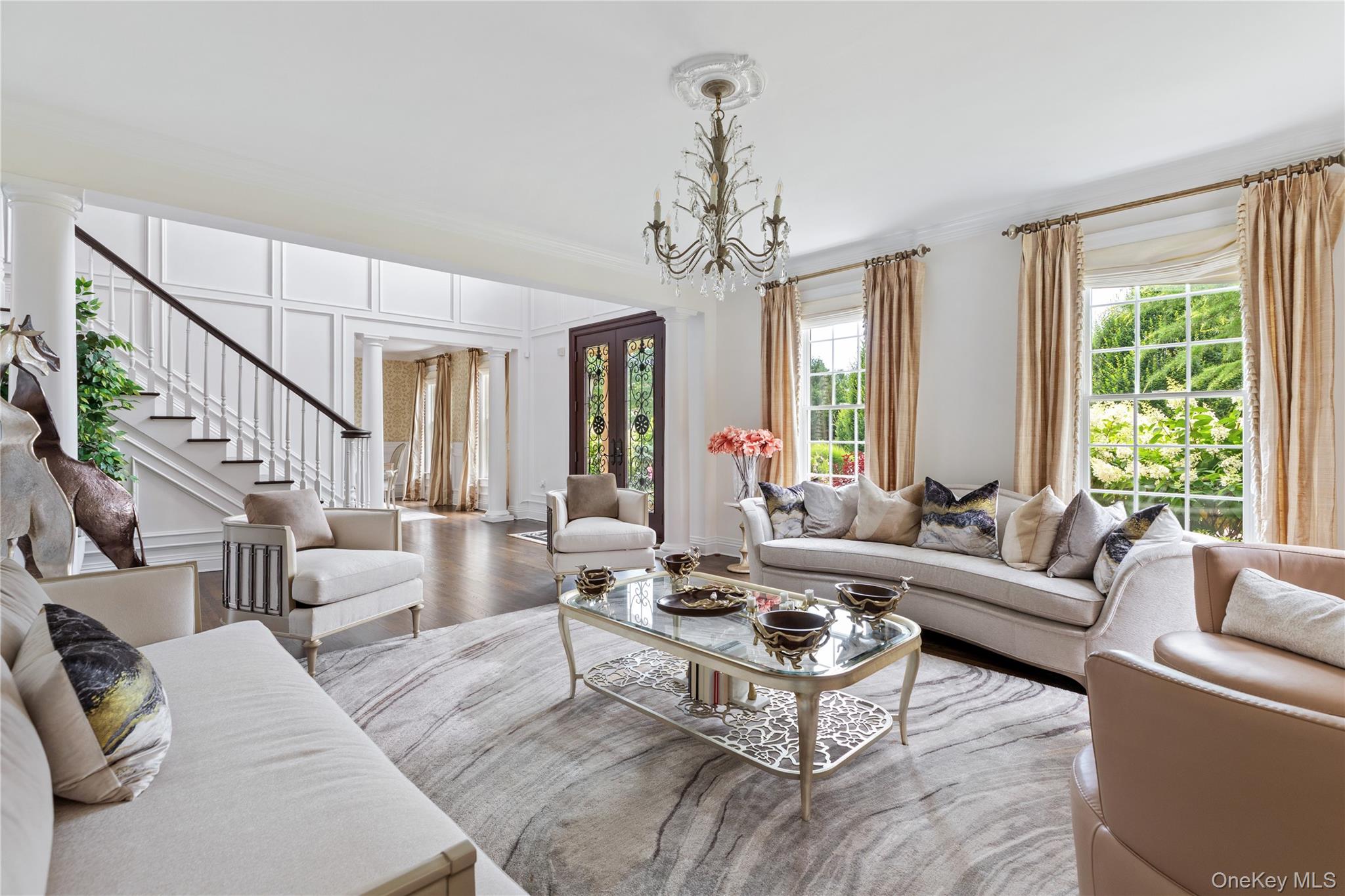 23 Legends Circle, Melville, NY 11747