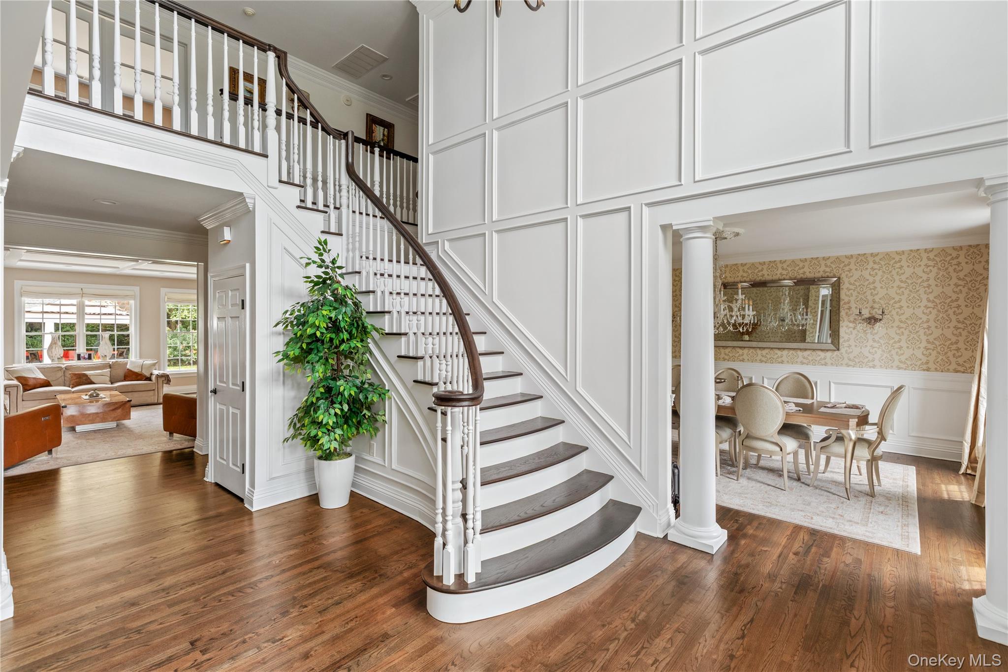 23 Legends Circle, Melville, NY 11747