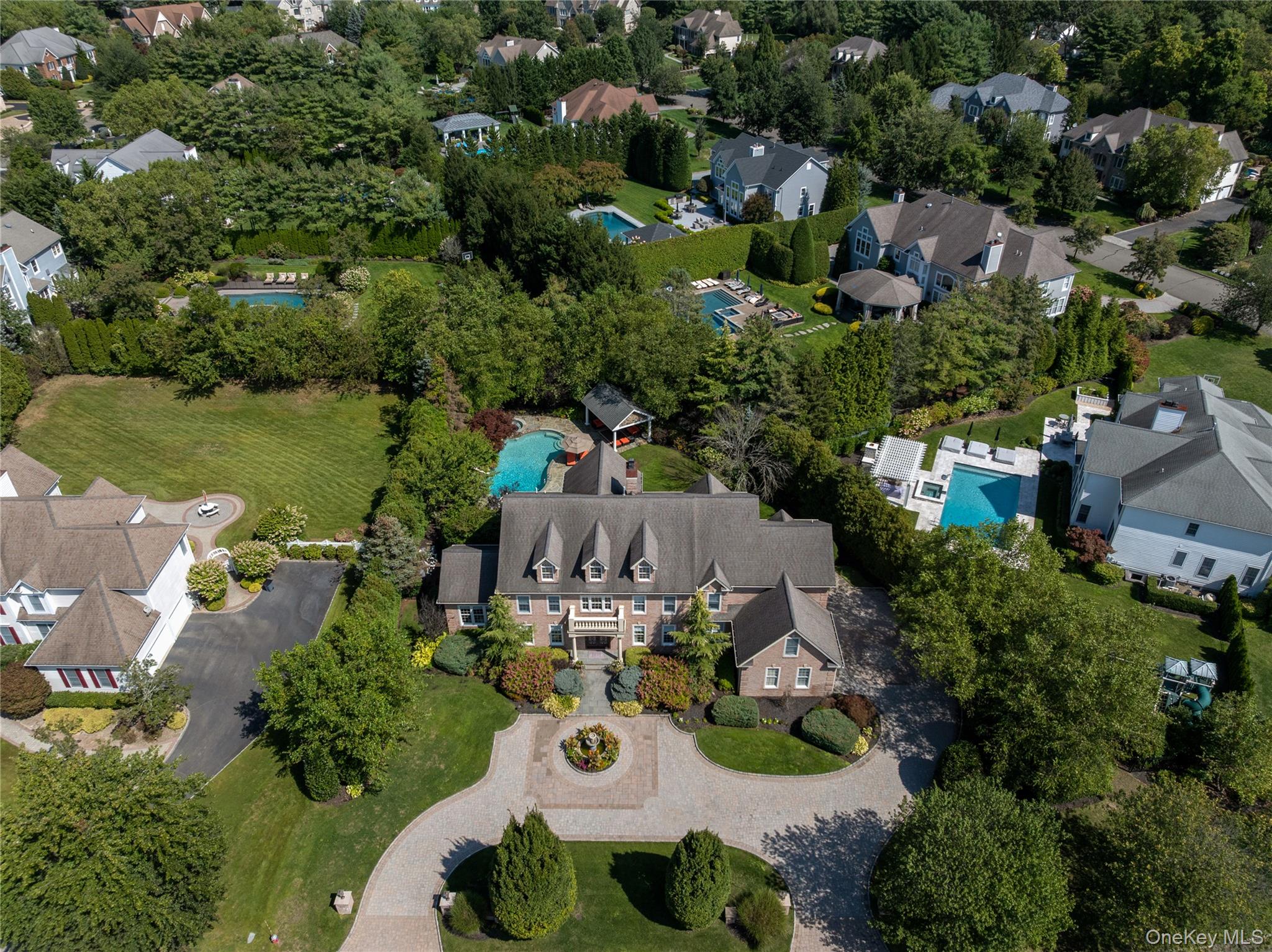 23 Legends Circle, Melville, NY 11747