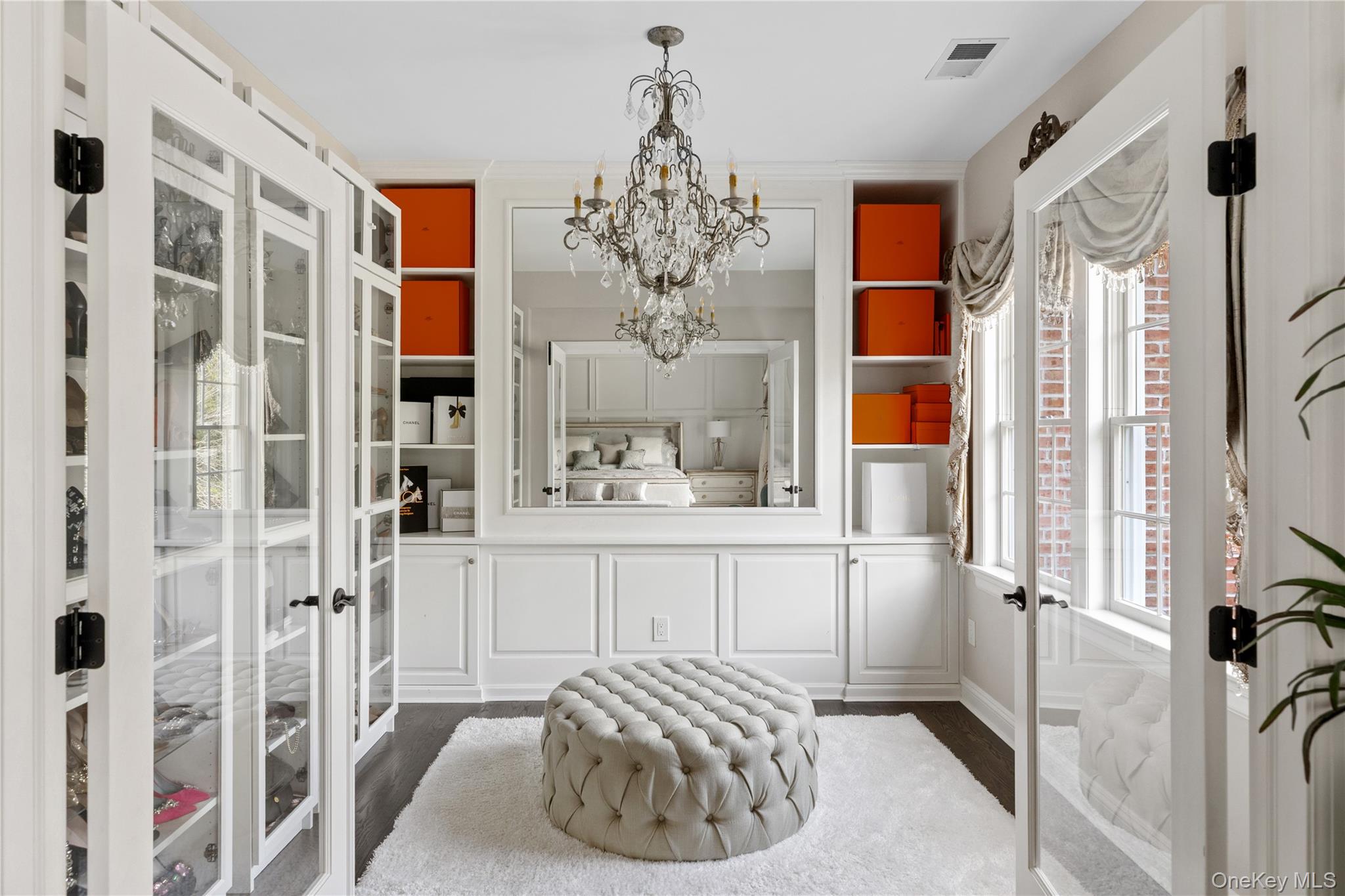 23 Legends Circle, Melville, NY 11747