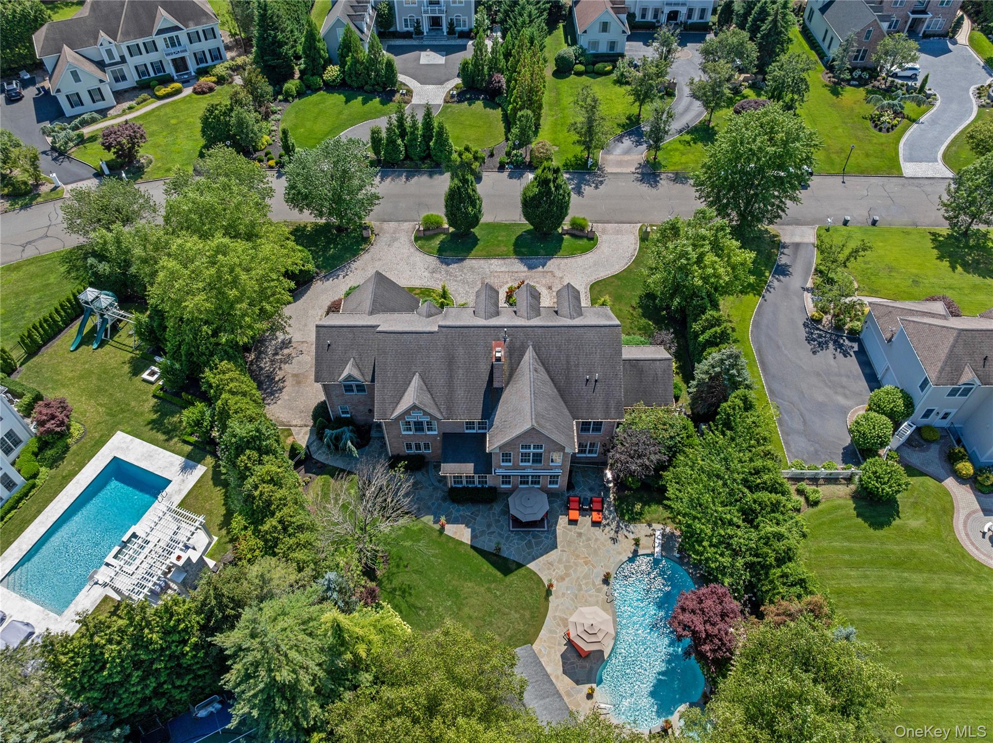 23 Legends Circle, Melville, NY 11747