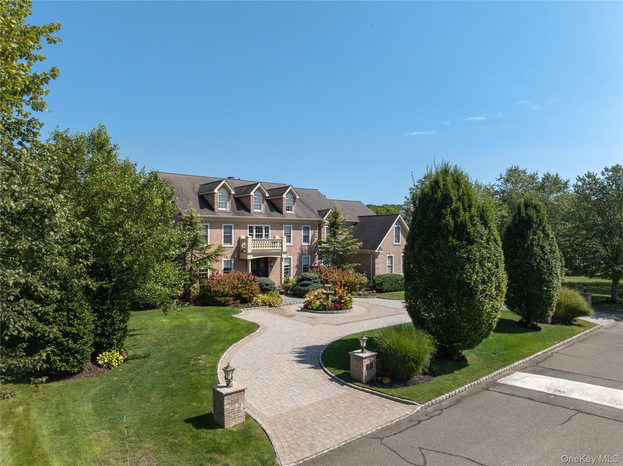 23 Legends Circle, Melville, NY 11747