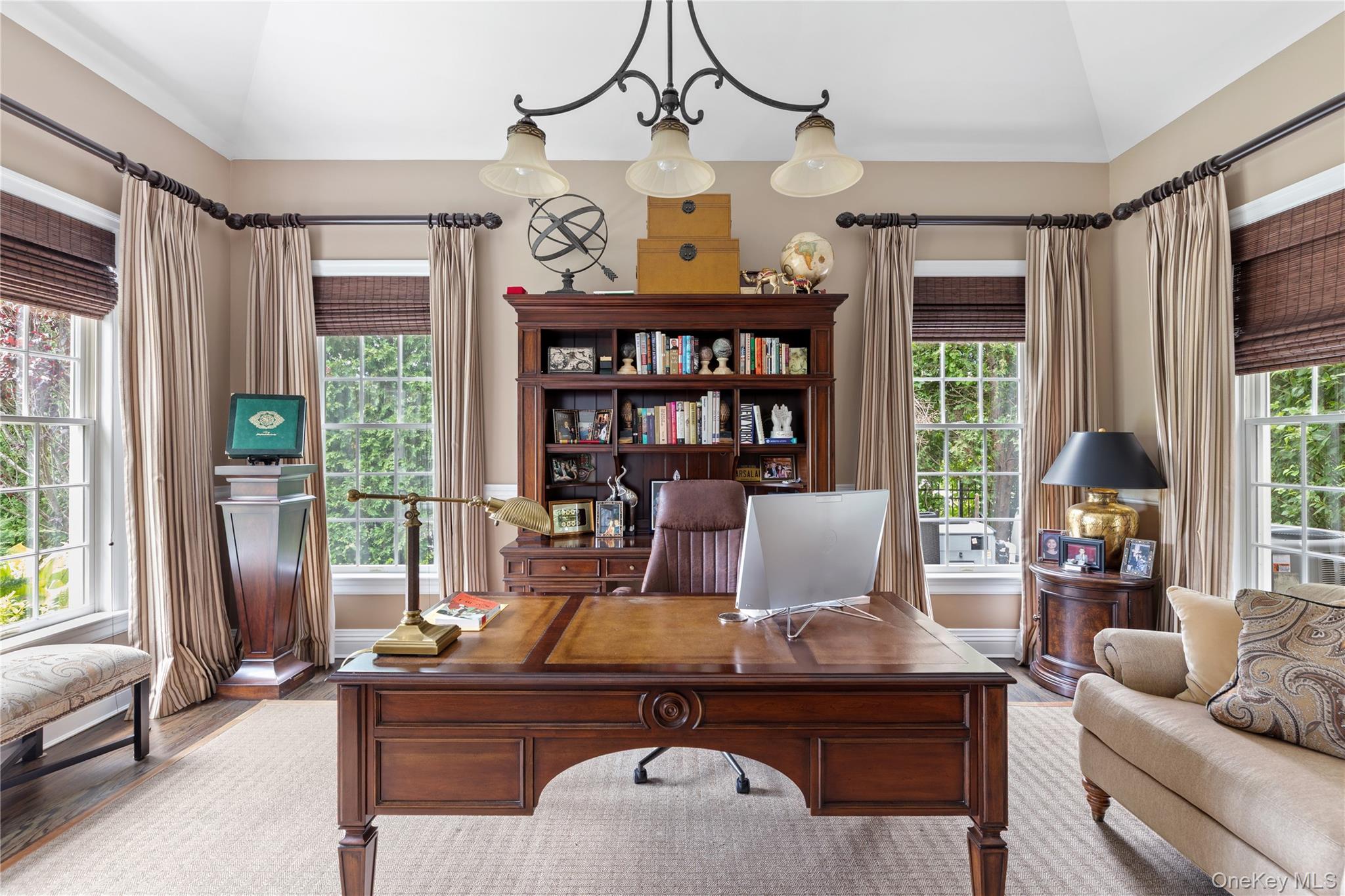 23 Legends Circle, Melville, NY 11747