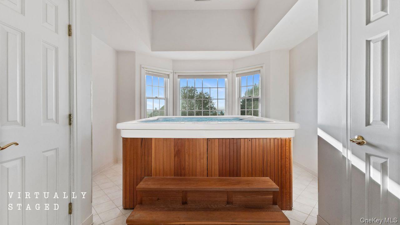 14 Kari Boulevard, Poughkeepsie, NY 12601