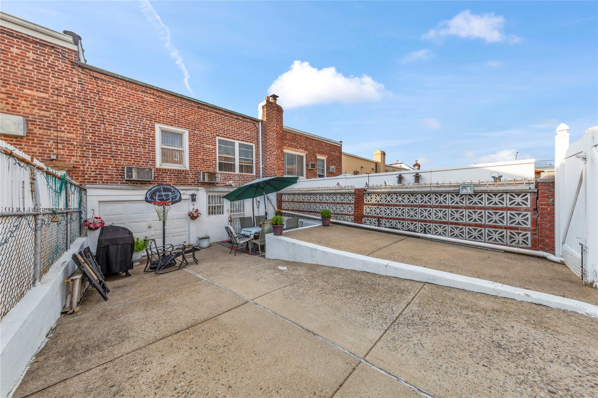 2009 42nd Street, Astoria, NY 11105