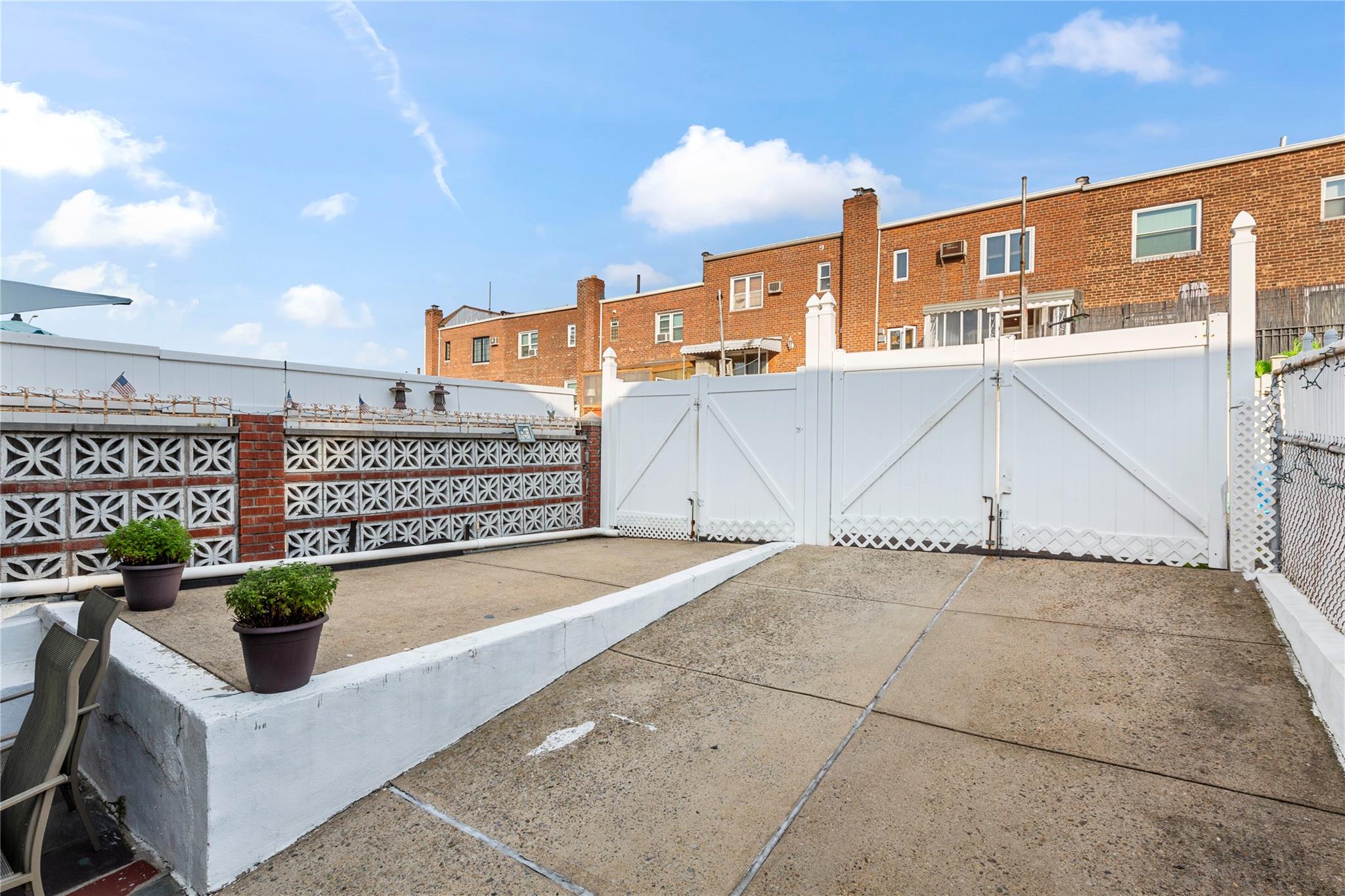 2009 42nd Street, Astoria, NY 11105