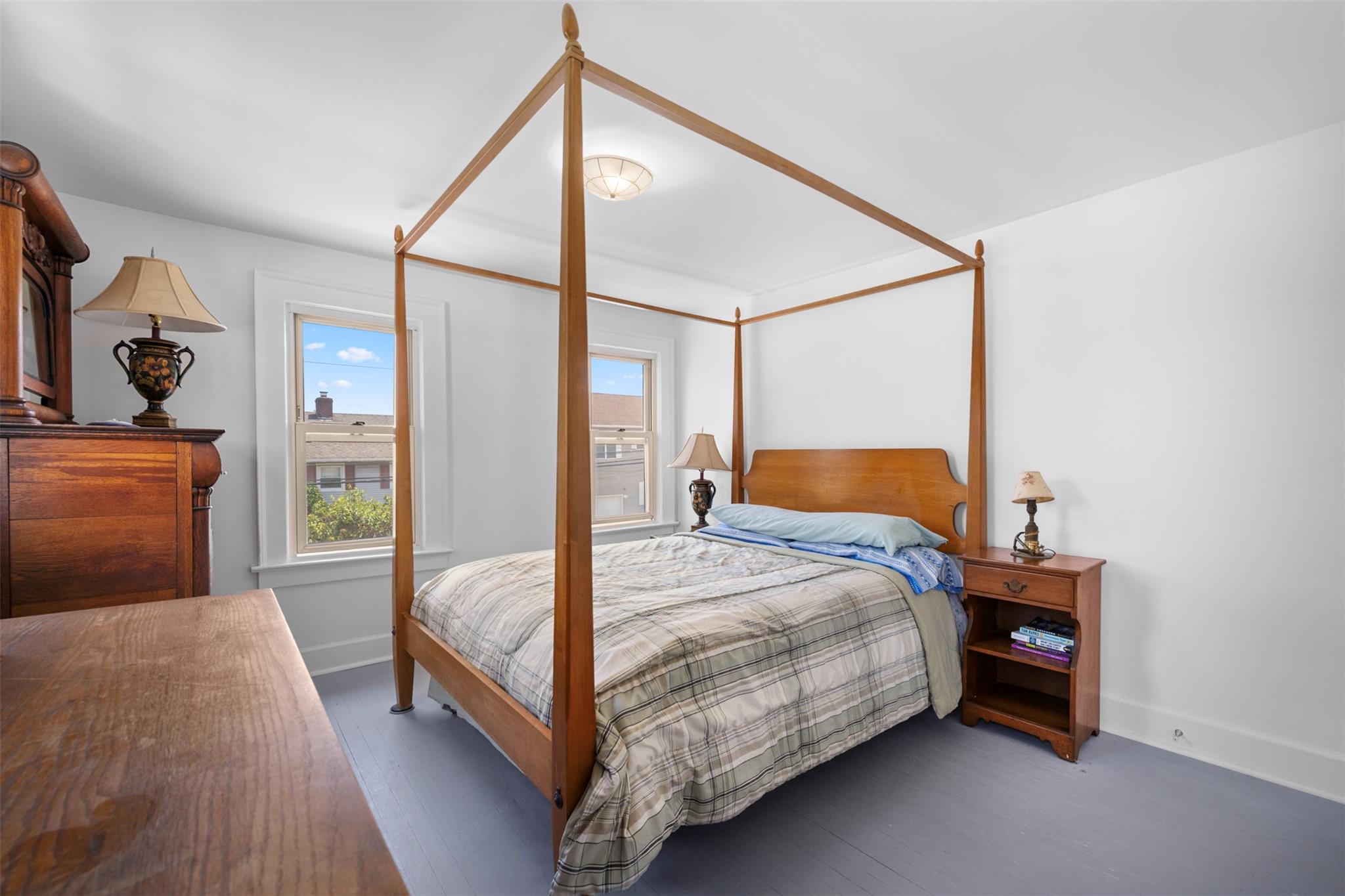 142 Gordon Place, Freeport, NY 11520