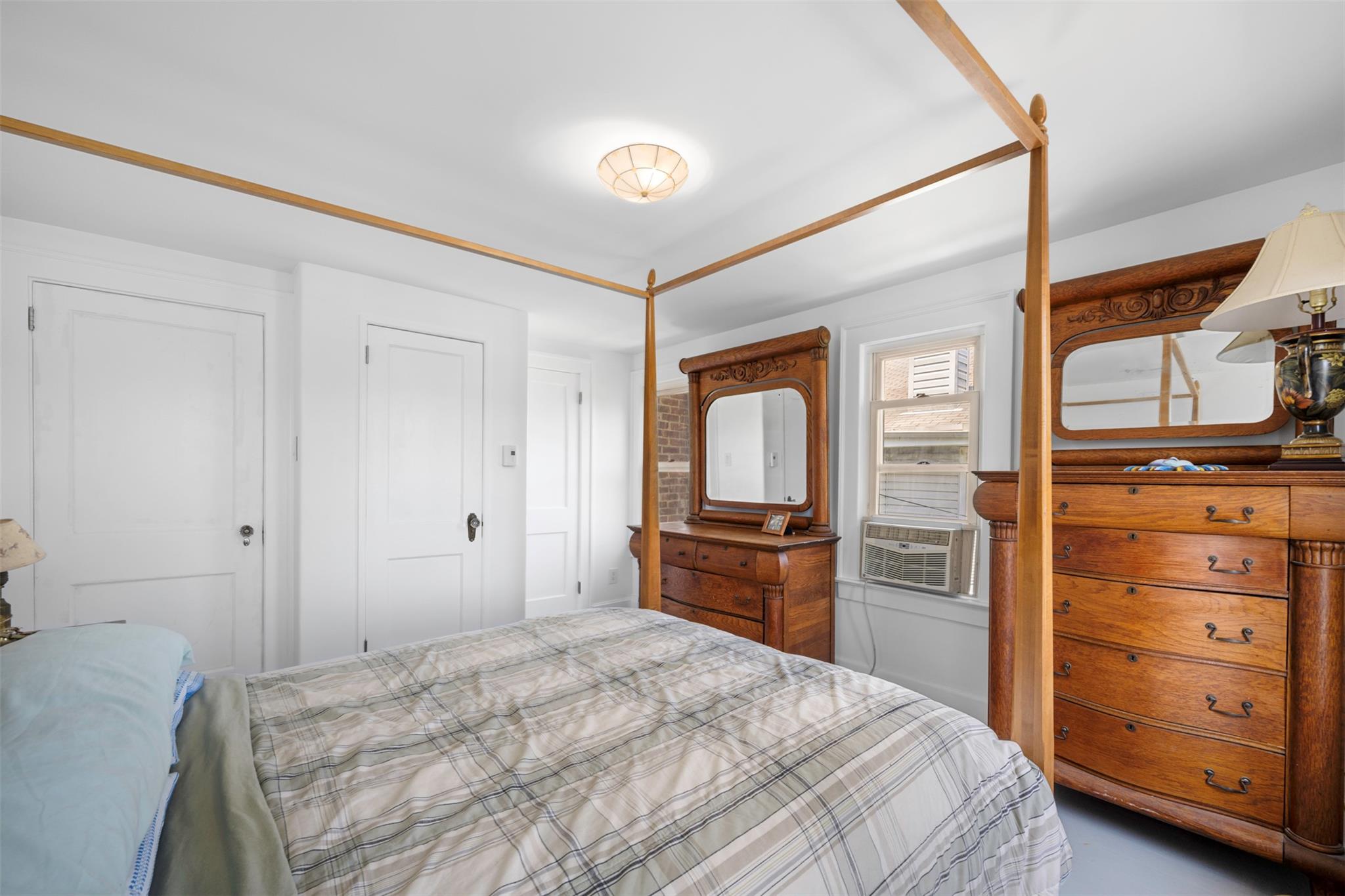 142 Gordon Place, Freeport, NY 11520