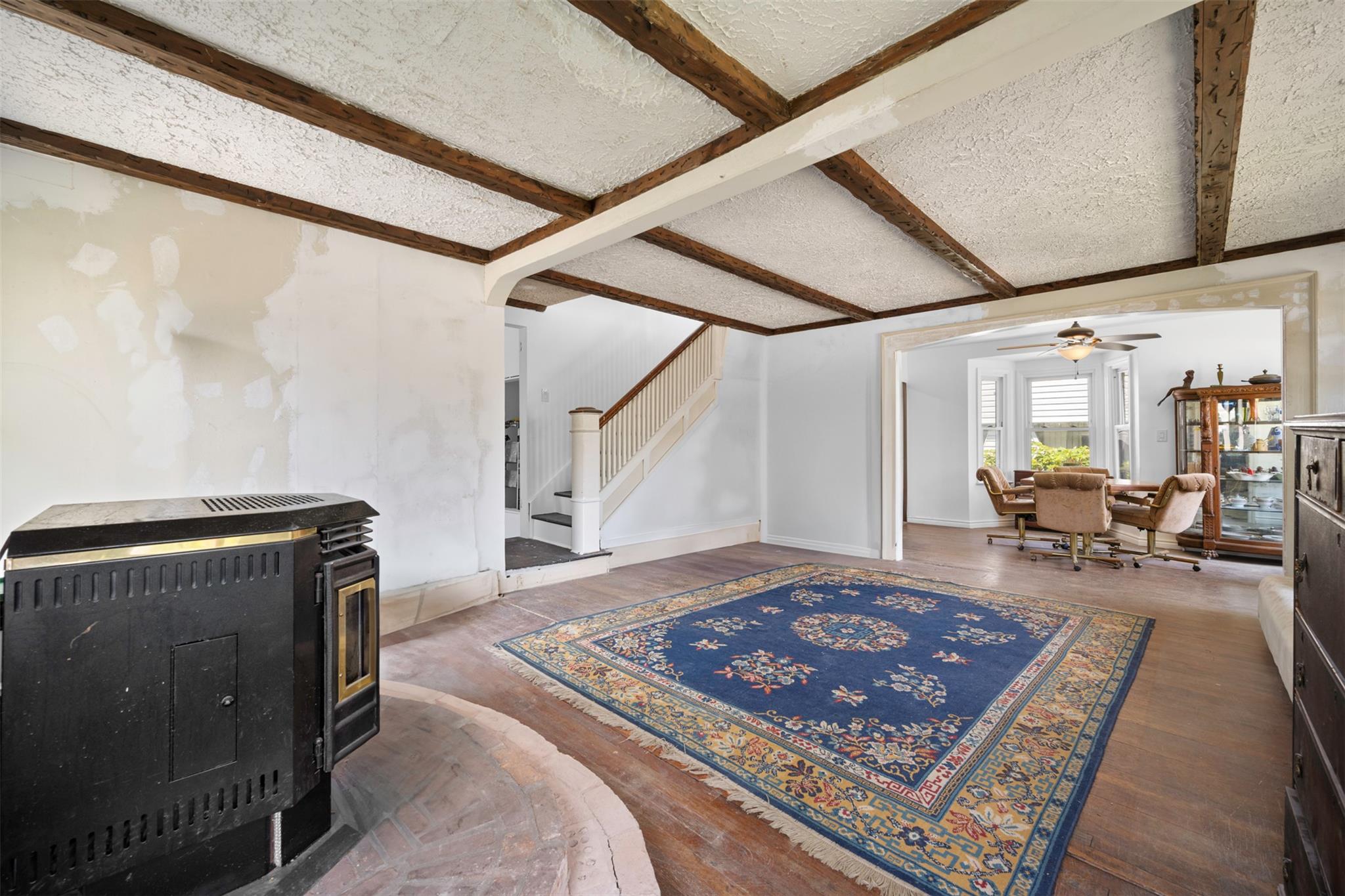 142 Gordon Place, Freeport, NY 11520