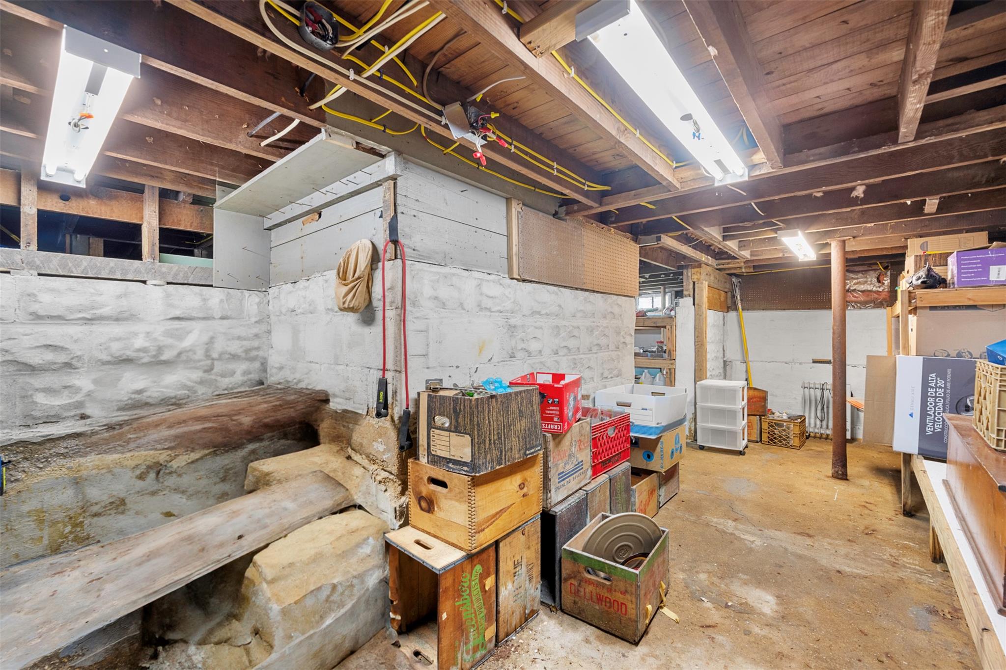 142 Gordon Place, Freeport, NY 11520