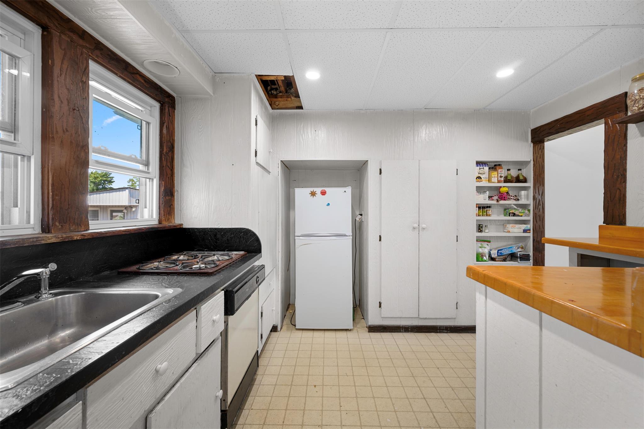 142 Gordon Place, Freeport, NY 11520