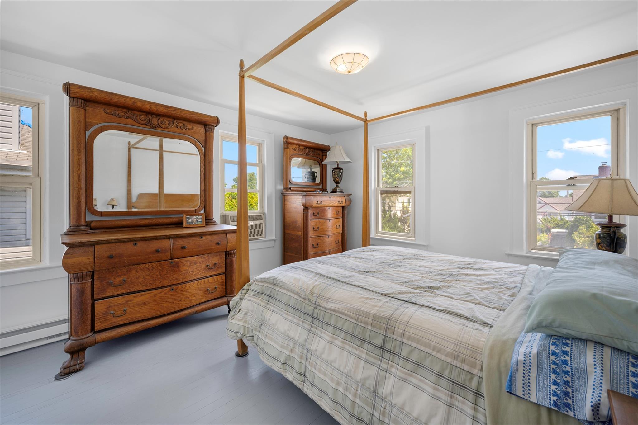 142 Gordon Place, Freeport, NY 11520