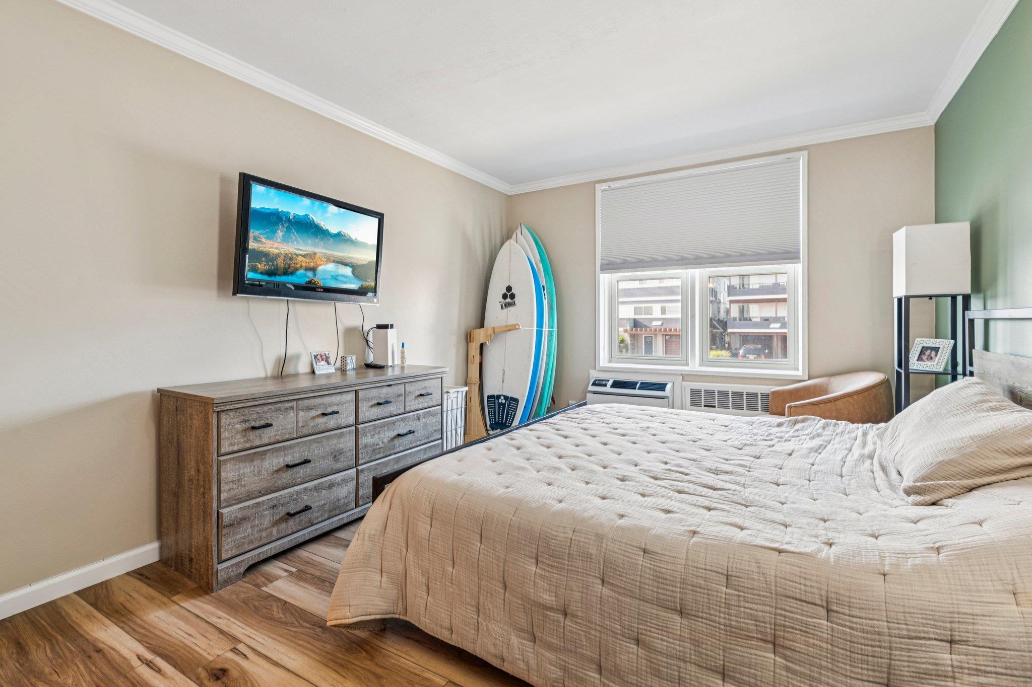 560 W Broadway # 1G, Long Beach, NY 11561