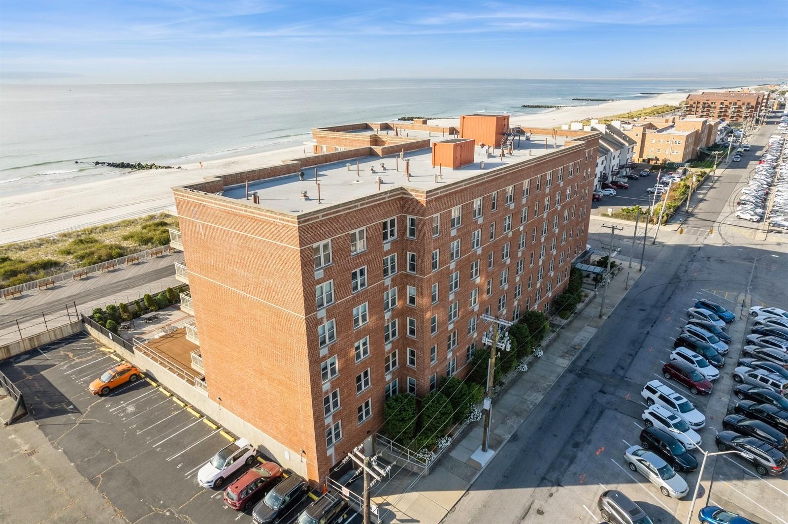 560 W Broadway # 1G, Long Beach, NY 11561