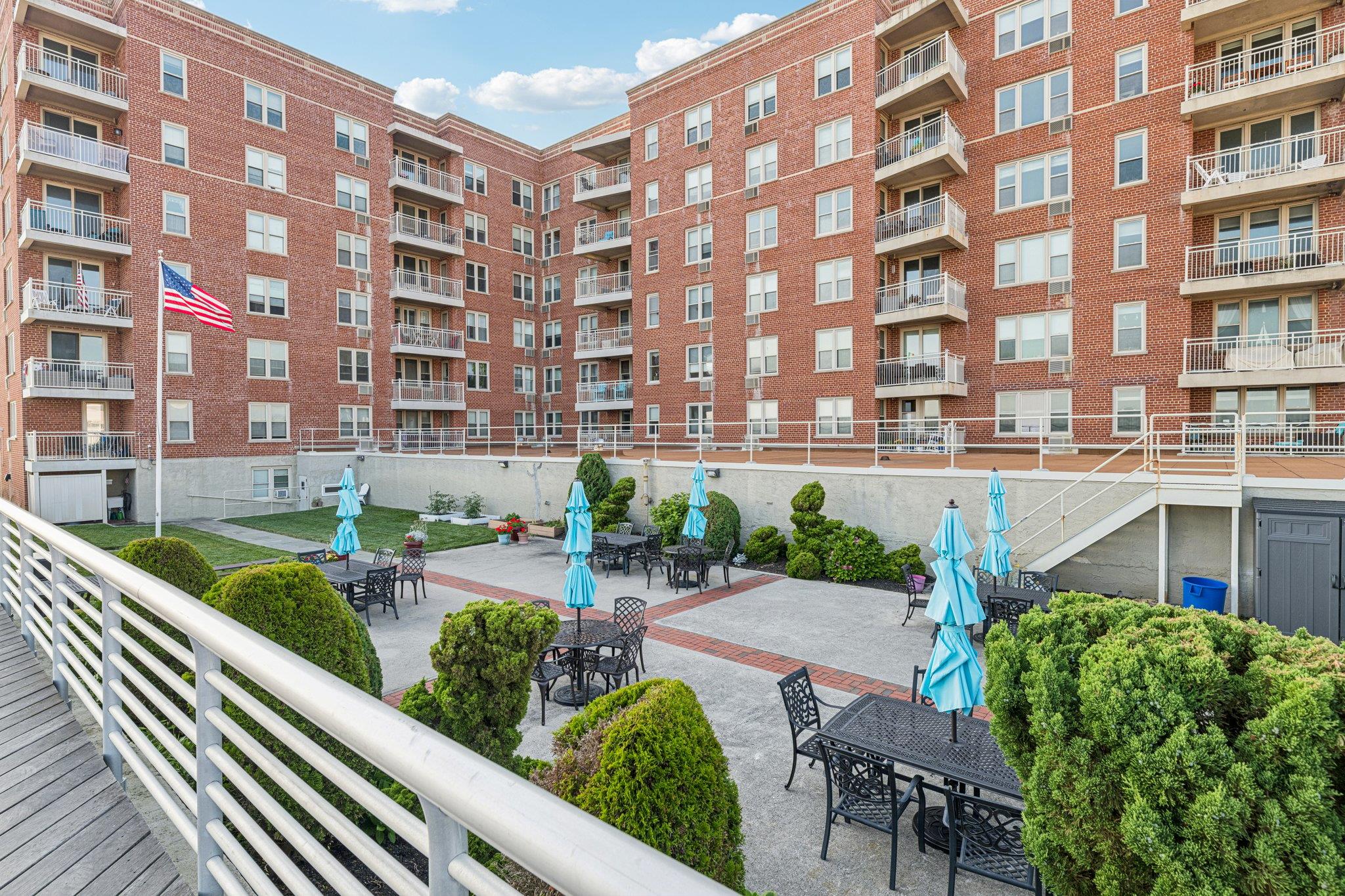 560 West Broadway # 1G, Long Beach, NY 11561