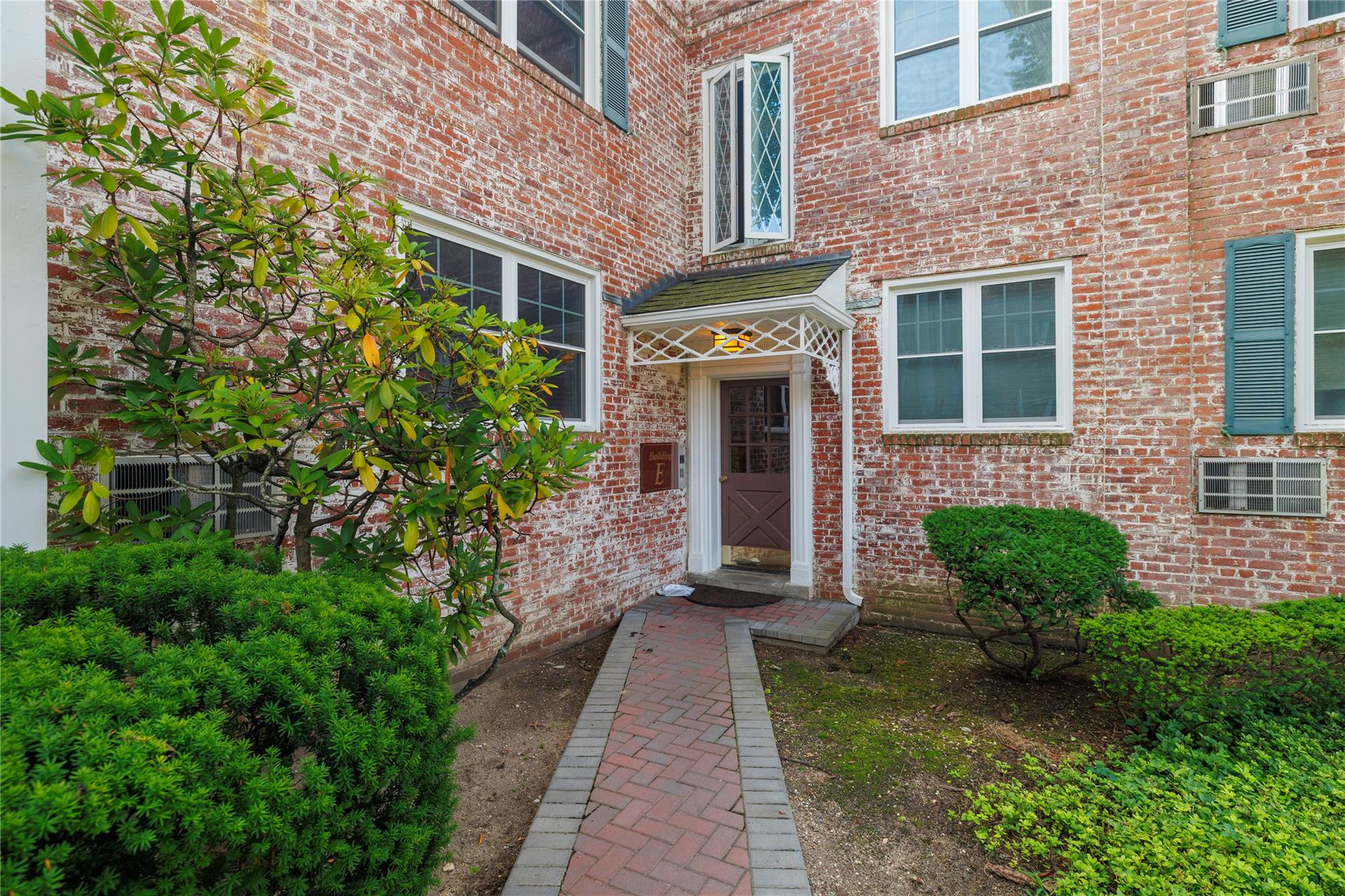 43 N Forest Avenue # E 21, Rockville Centre, NY 11570