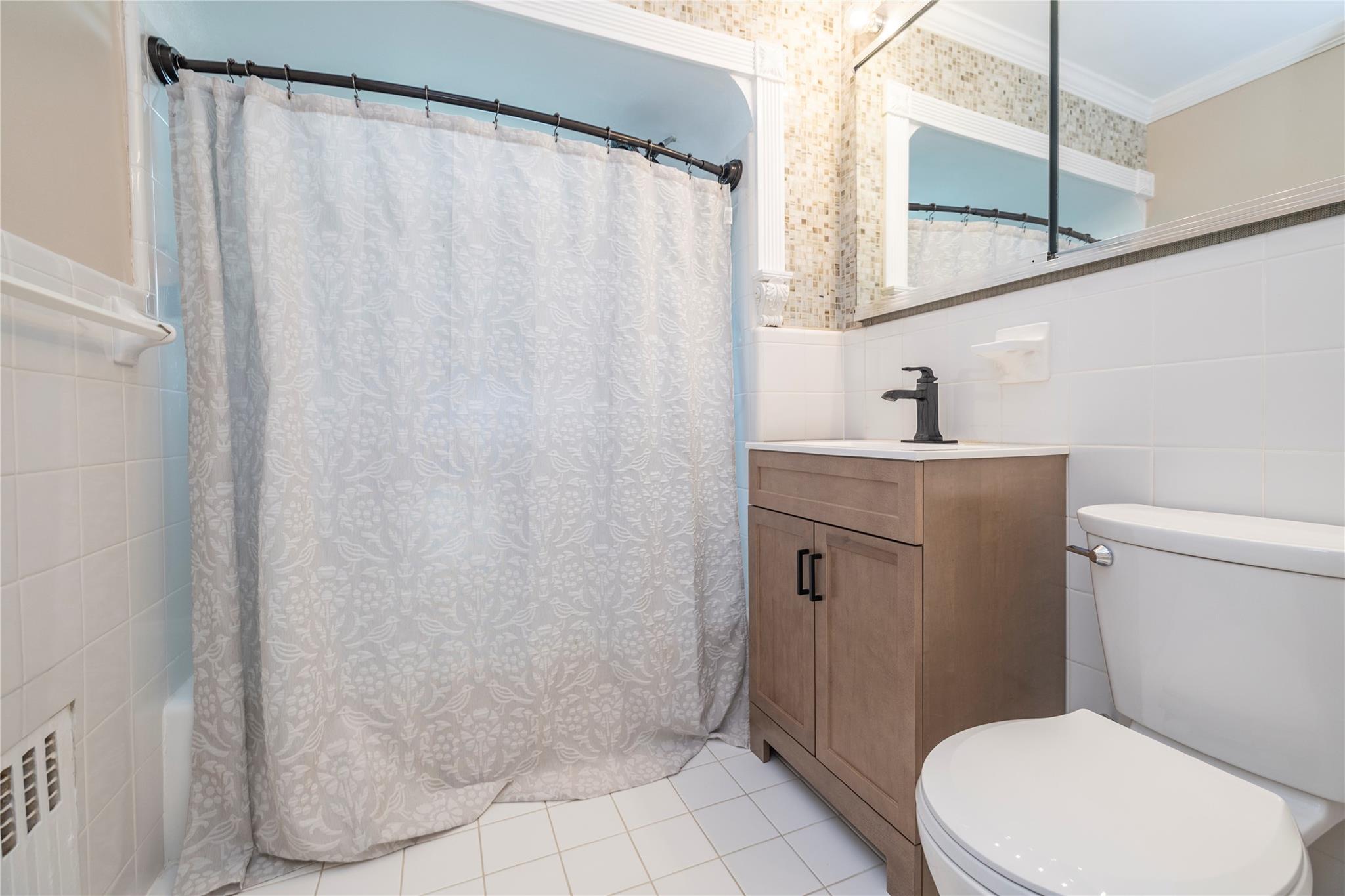 43 N Forest Avenue # E 21, Rockville Centre, NY 11570