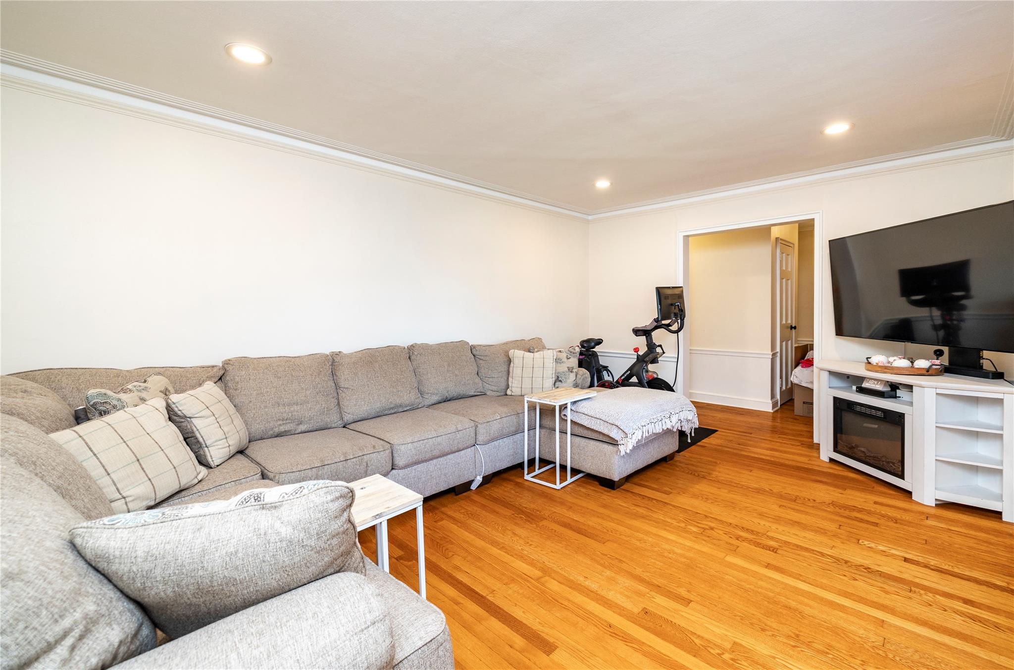 43 N Forest Avenue # E 21, Rockville Centre, NY 11570