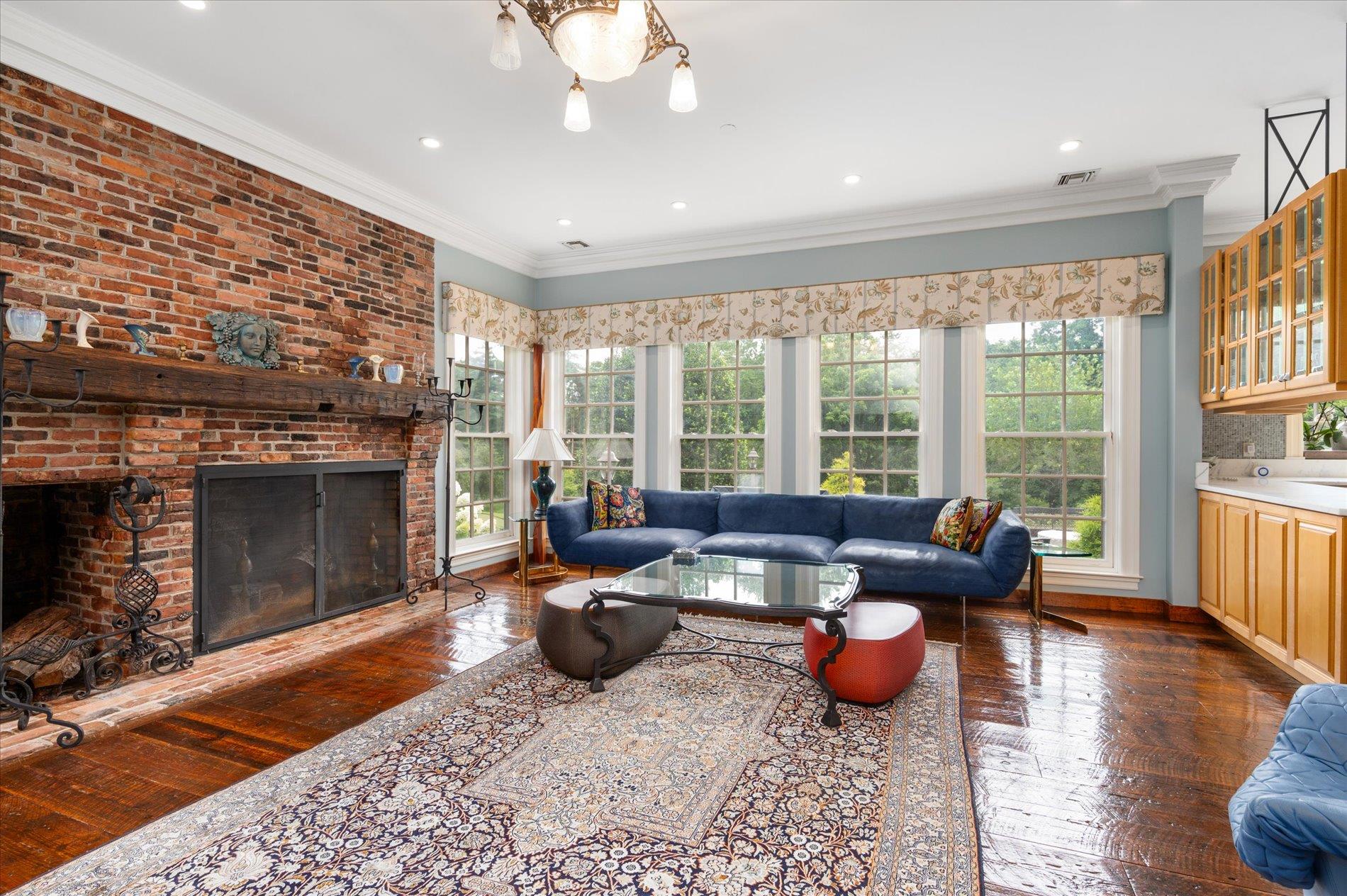 4 Clock Tower Lane, Old Westbury, NY 11568