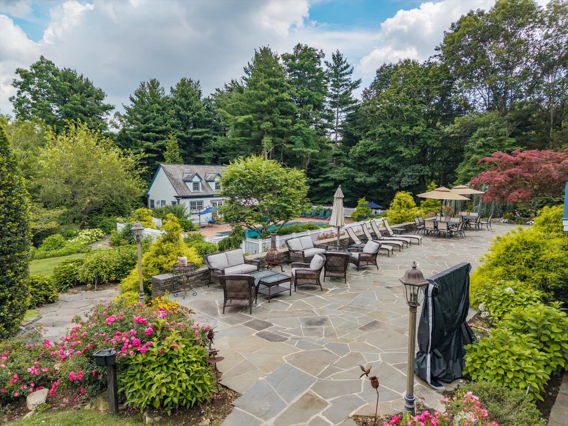 4 Clock Tower Lane, Old Westbury, NY 11568