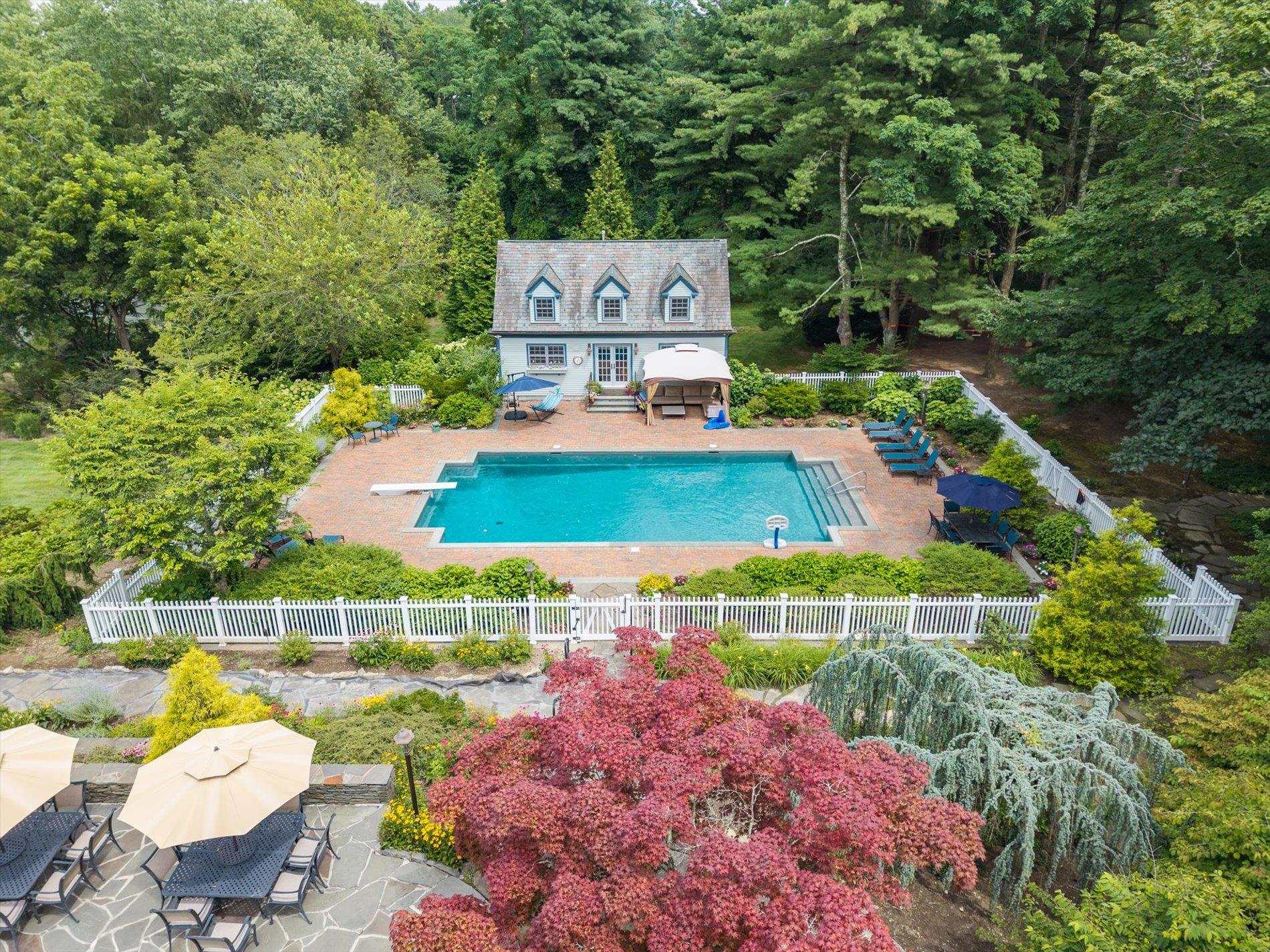 4 Clock Tower Lane, Old Westbury, NY 11568