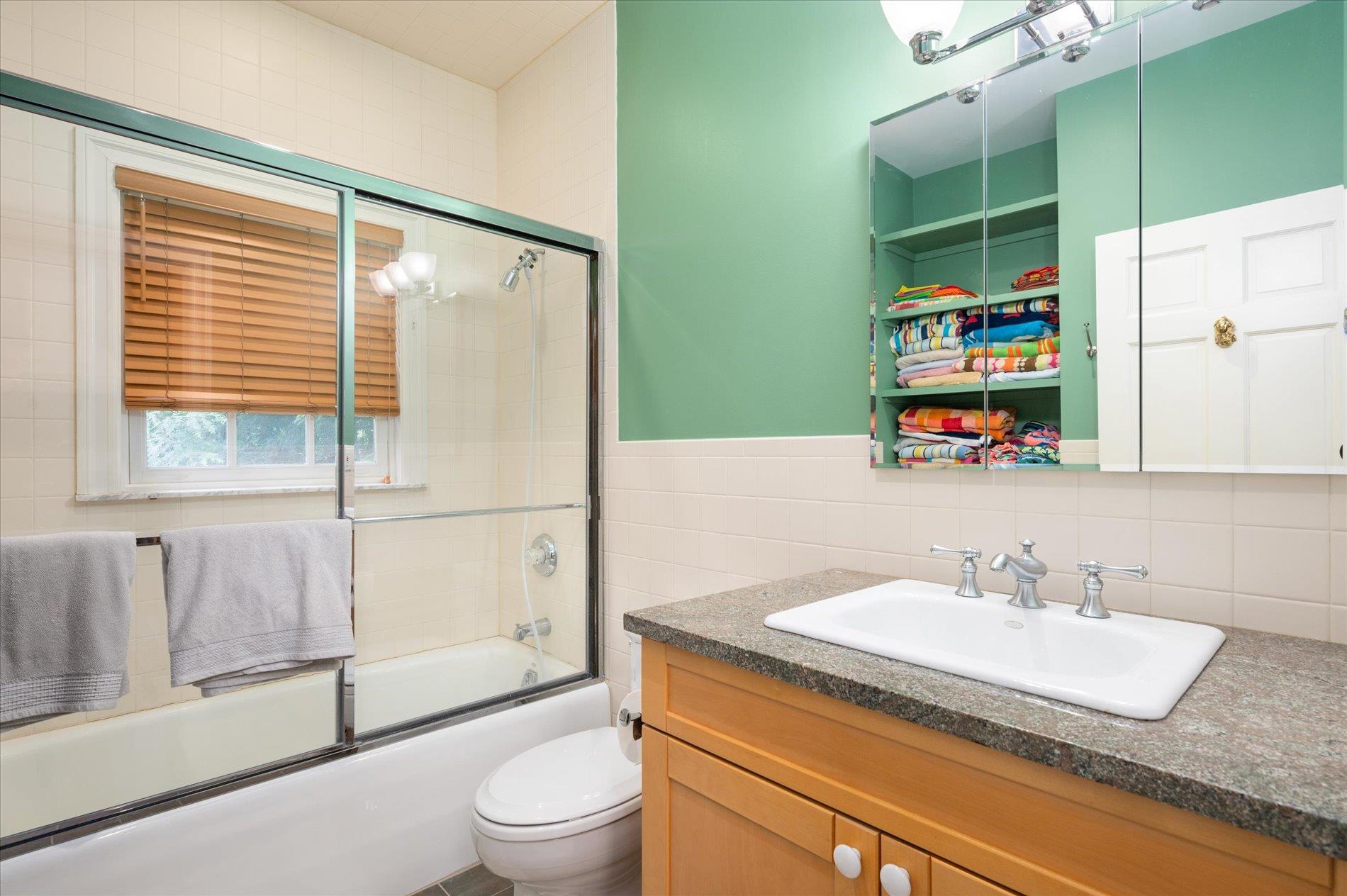 4 Clock Tower Lane, Old Westbury, NY 11568