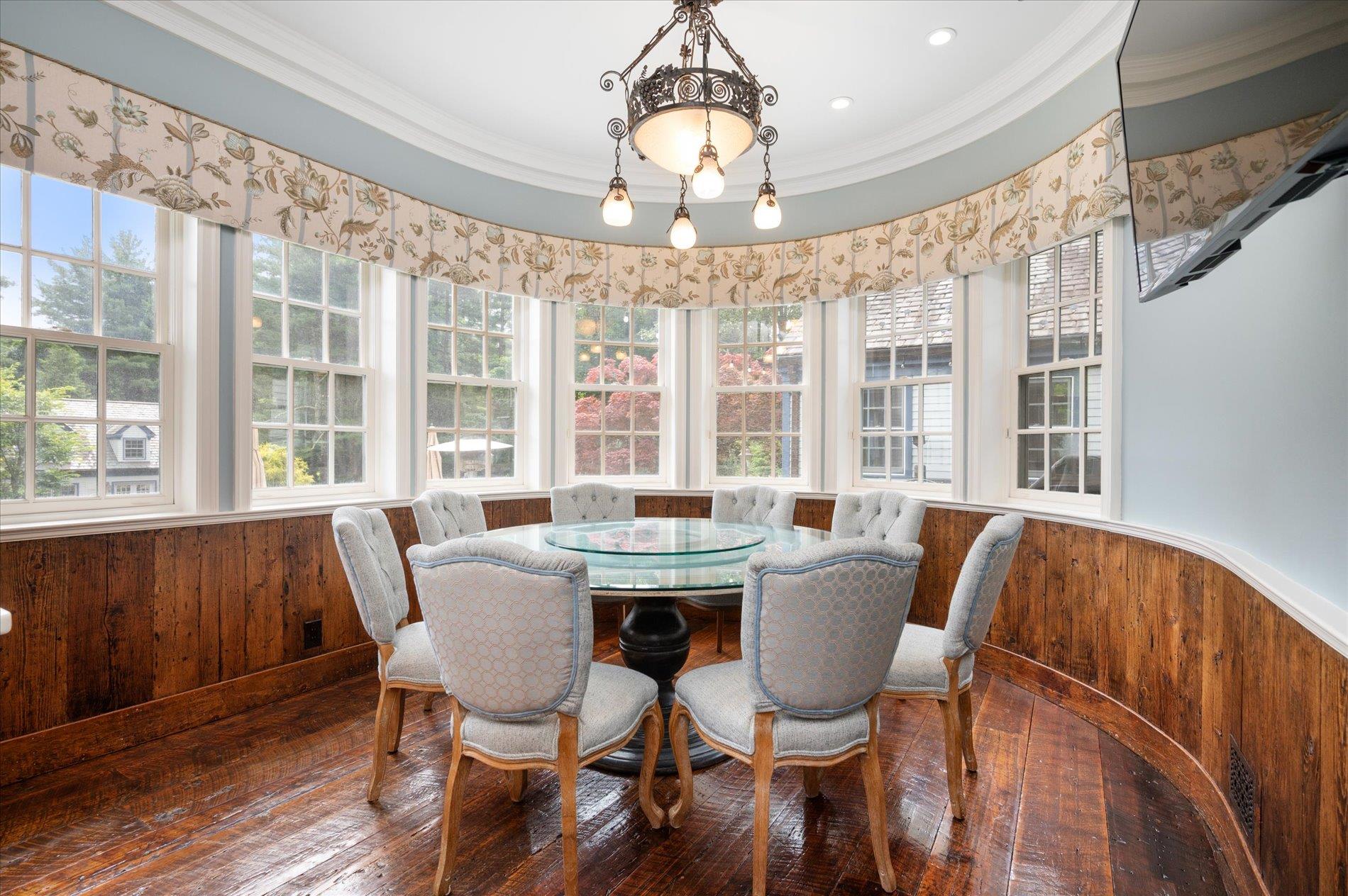 4 Clock Tower Lane, Old Westbury, NY 11568