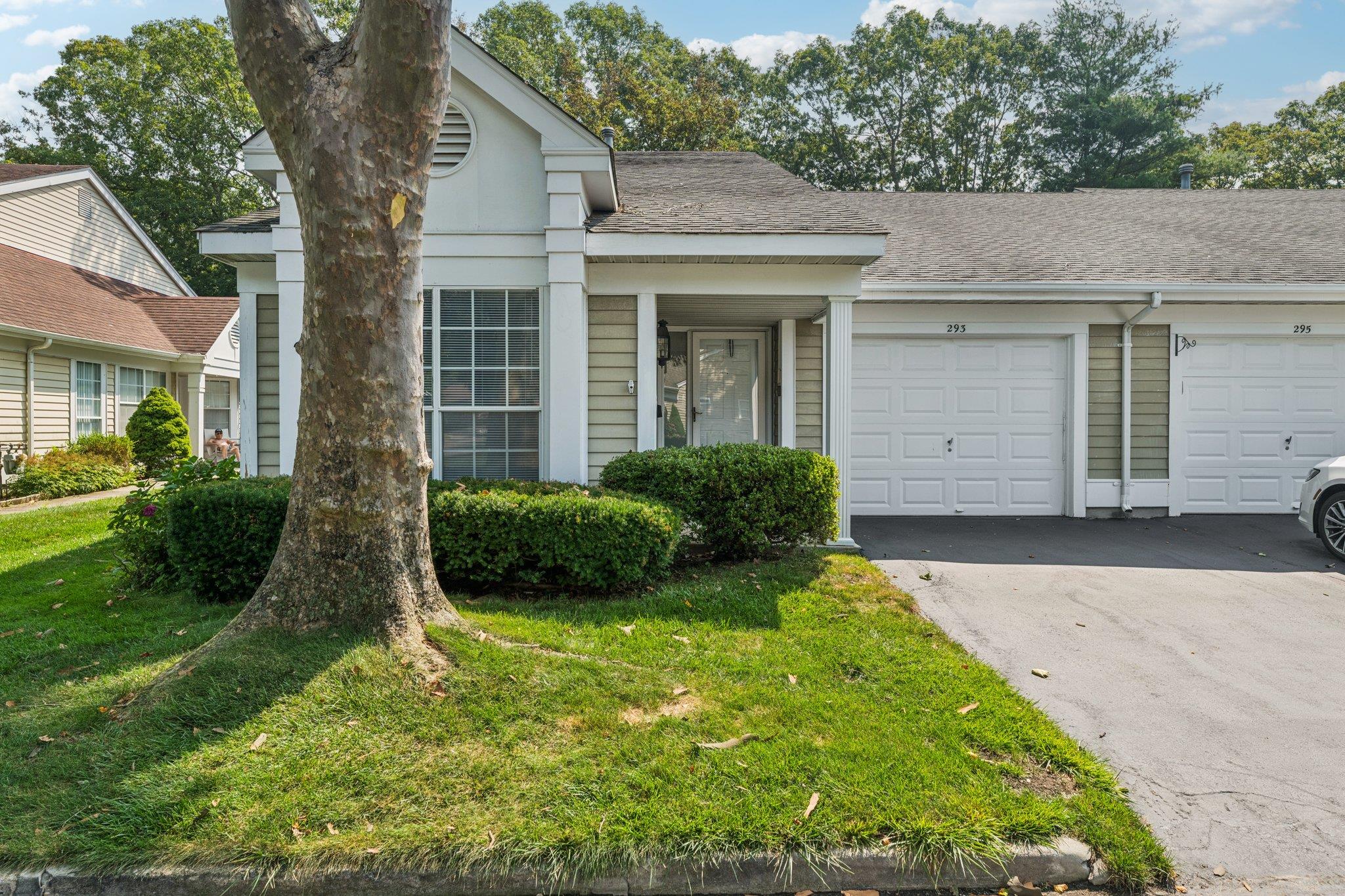 293 Glen Drive, Ridge, NY 11961