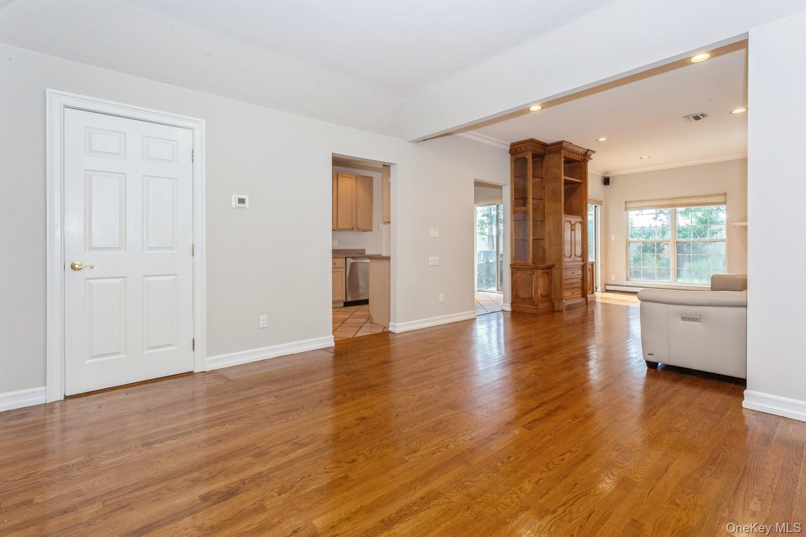 125 Cinnamon Court, Melville, NY 11747