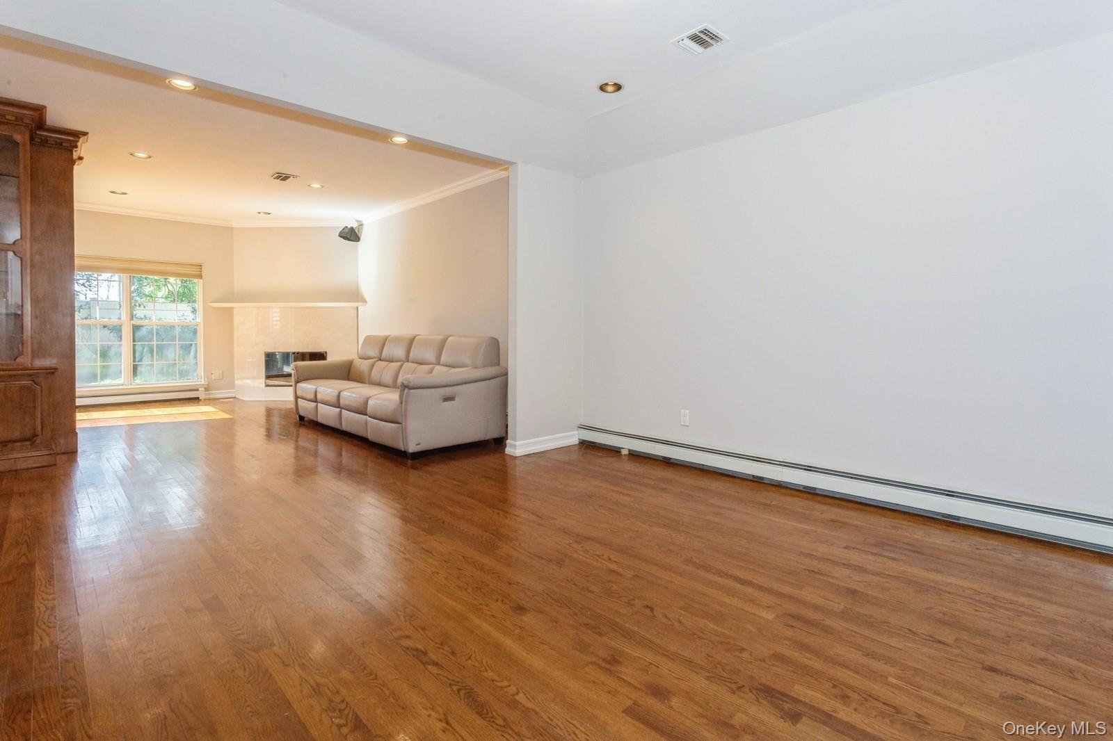 125 Cinnamon Court, Melville, NY 11747