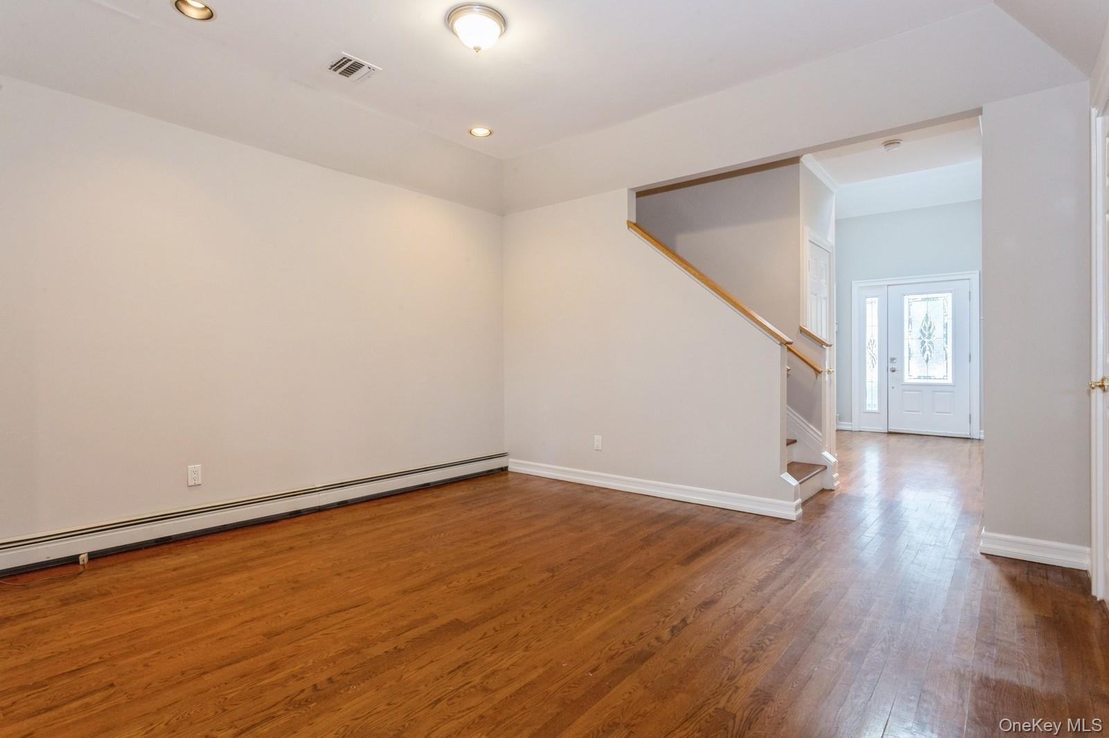 125 Cinnamon Court, Melville, NY 11747